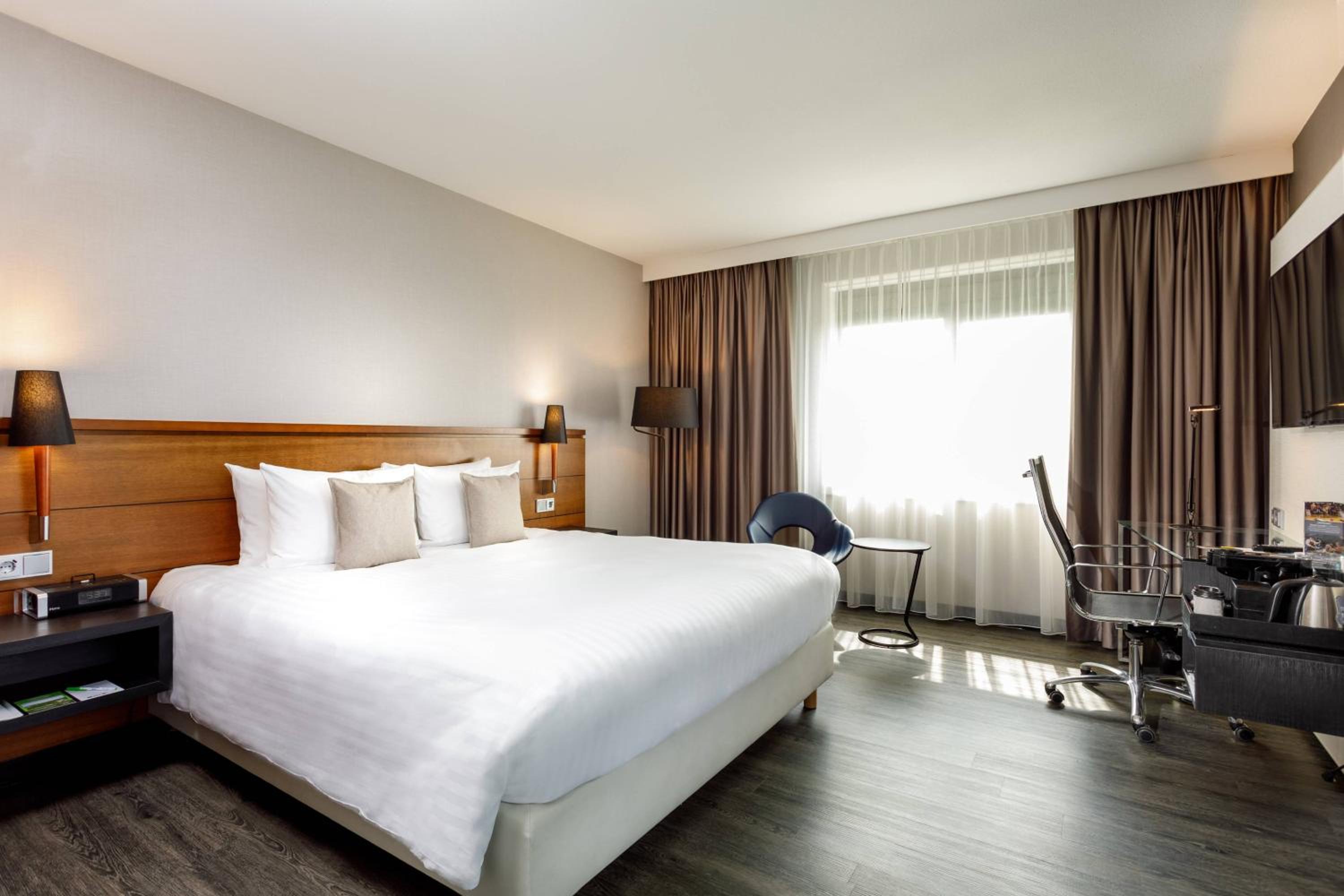 Superior King Room - Photo 1
