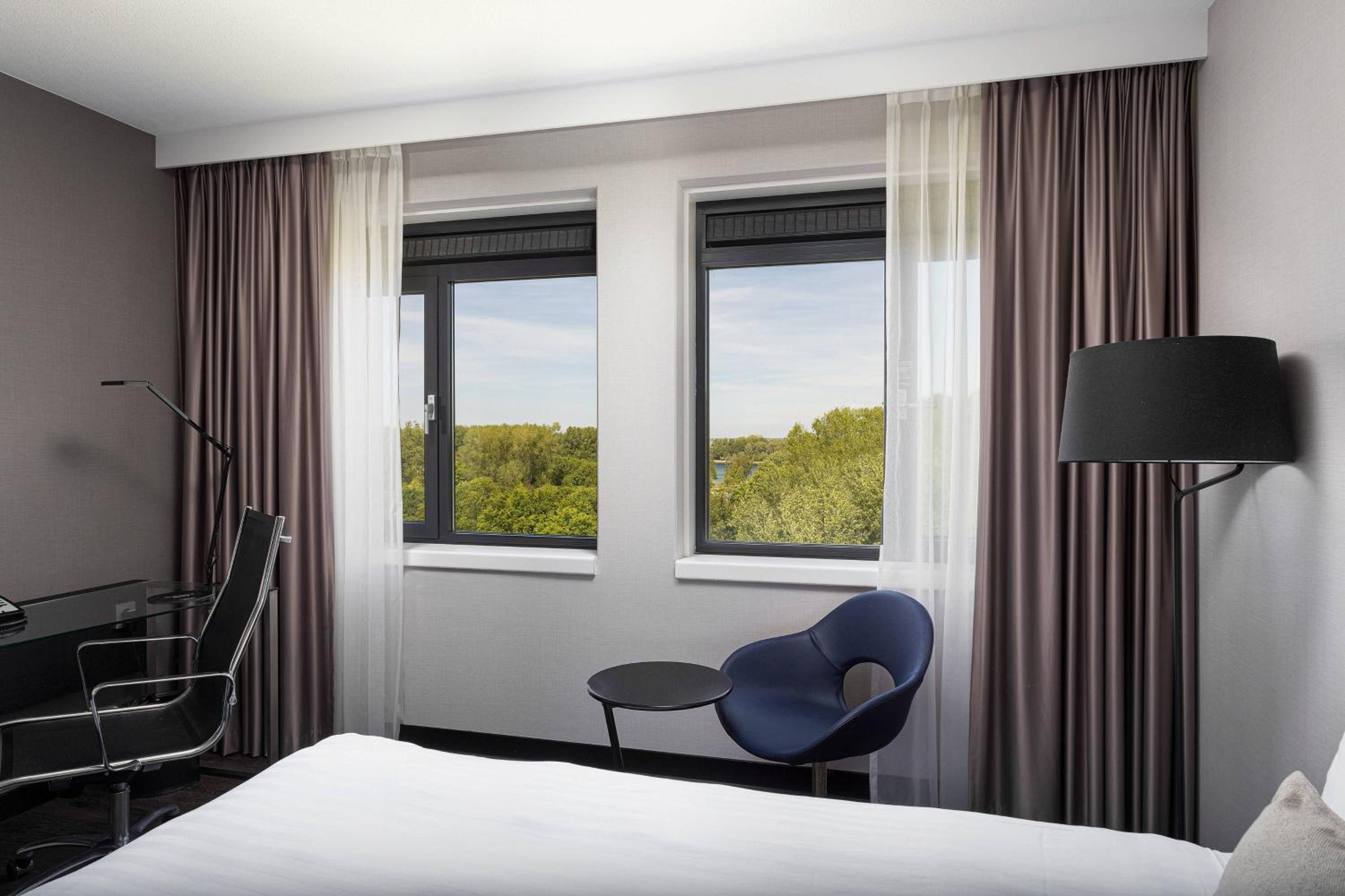 Superior King Room - Photo 2