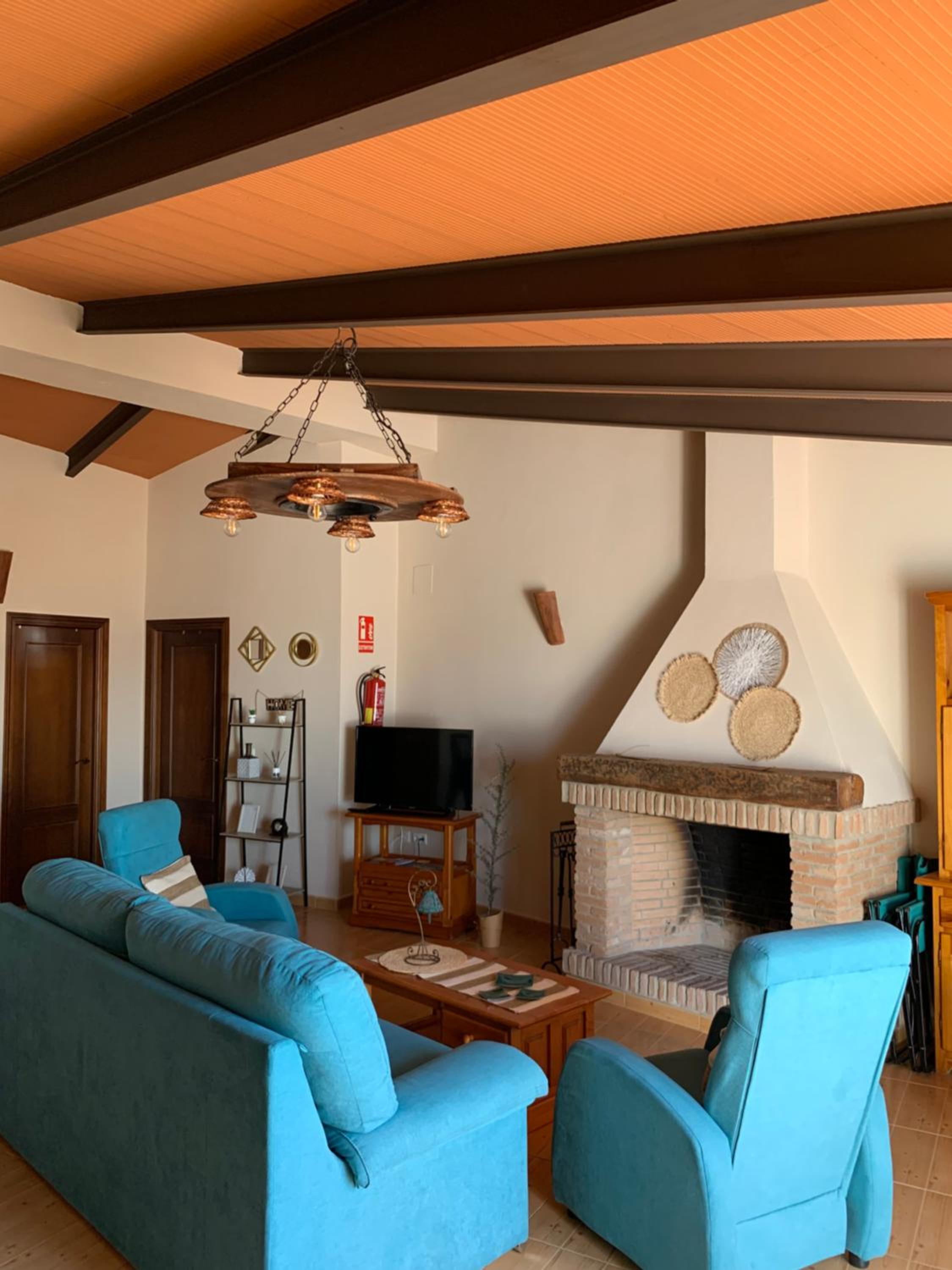 Apartment with Terrace - Photo 36