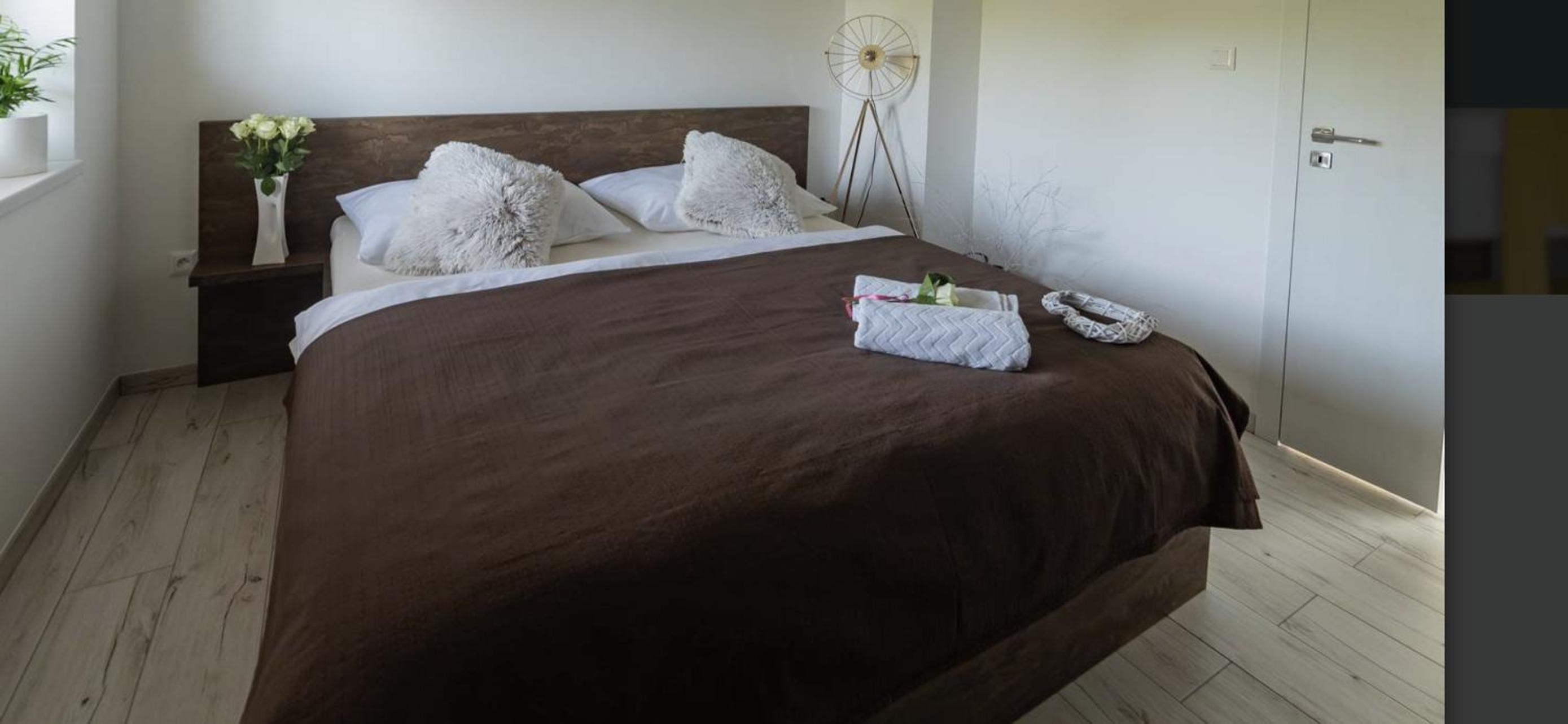 Three-Bedroom House photo 3