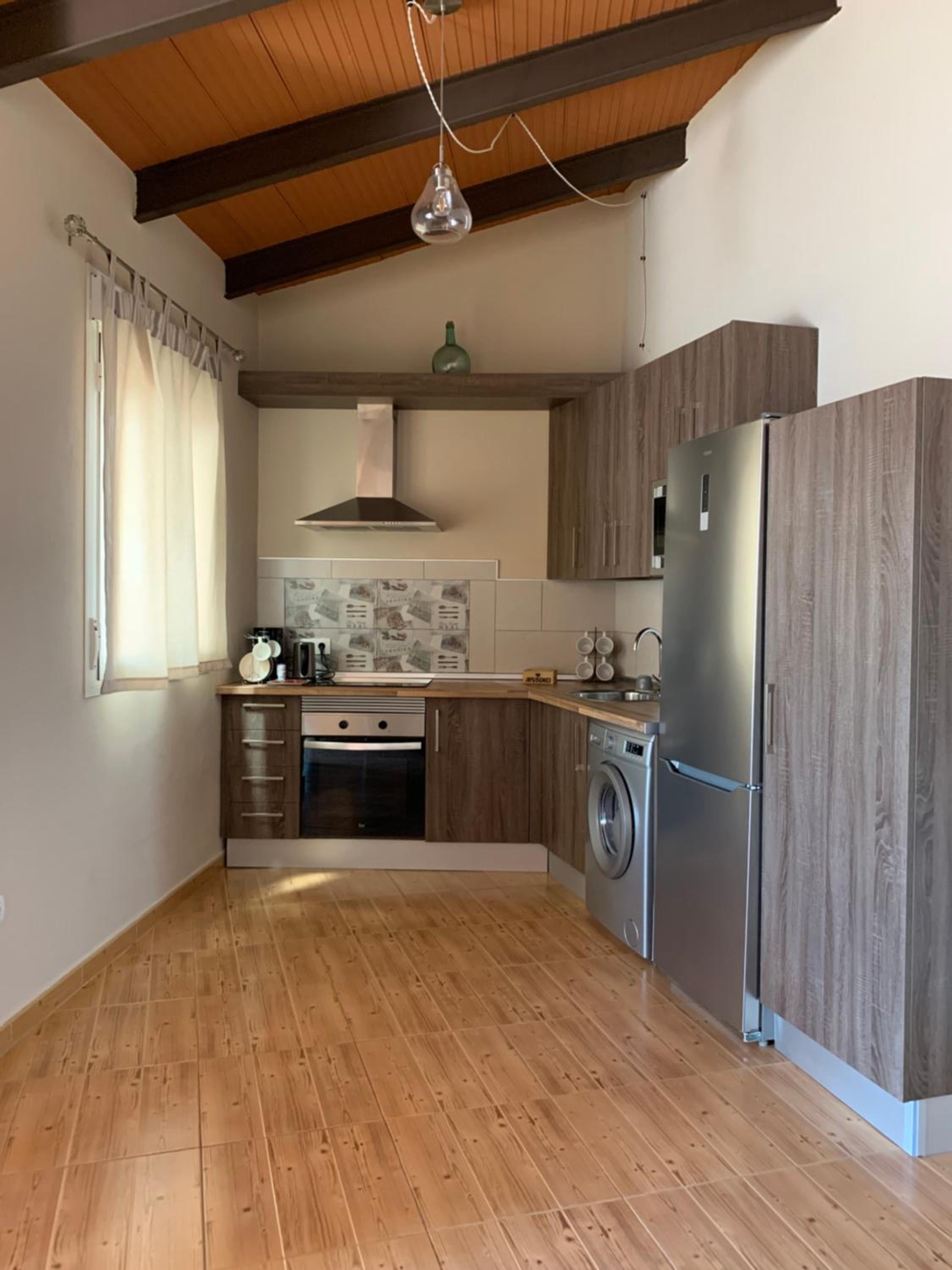 Apartment with Terrace - Photo 22