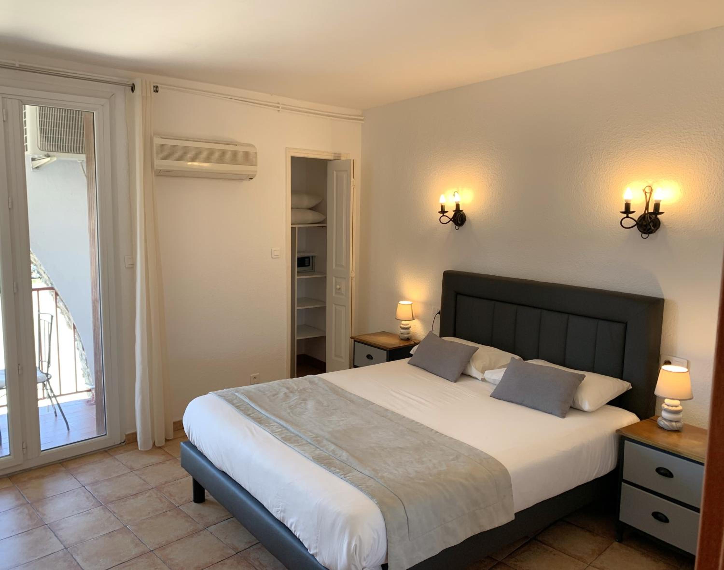 Standard Double Room with Mountain View photo 3