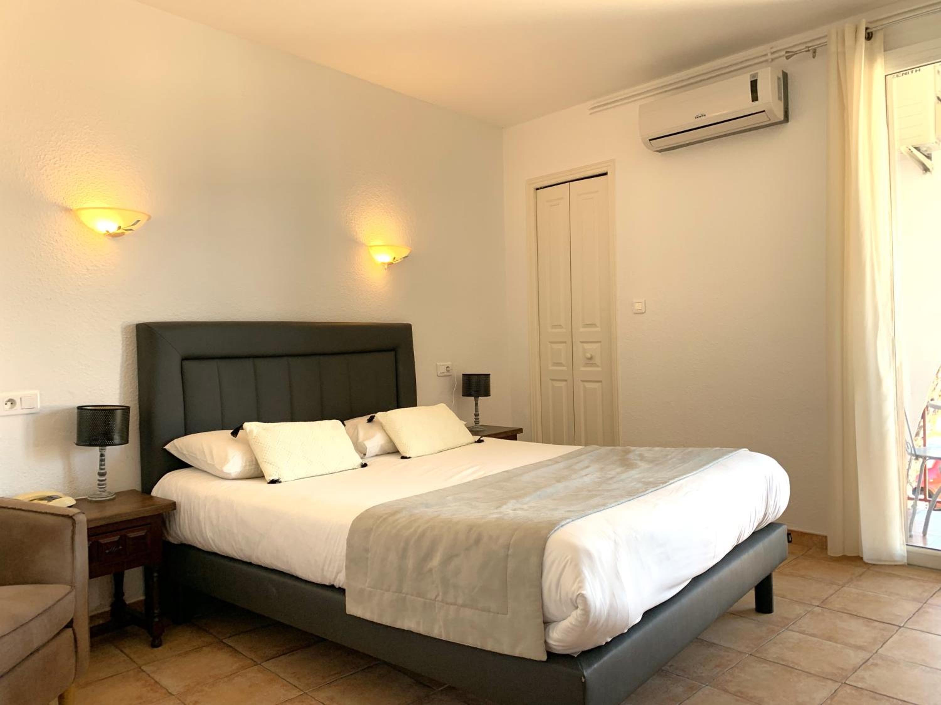 Standard Double Room with Mountain View photo 1