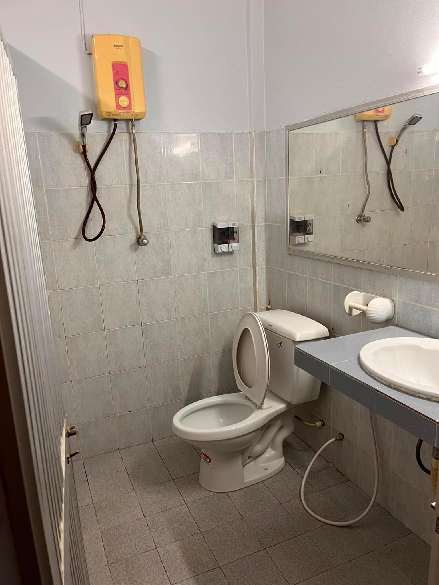 Standard Twin Room - Photo 5