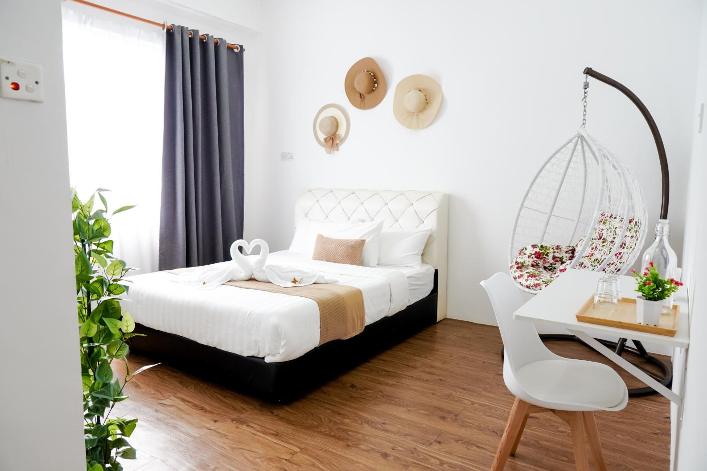 Deluxe Queen Room