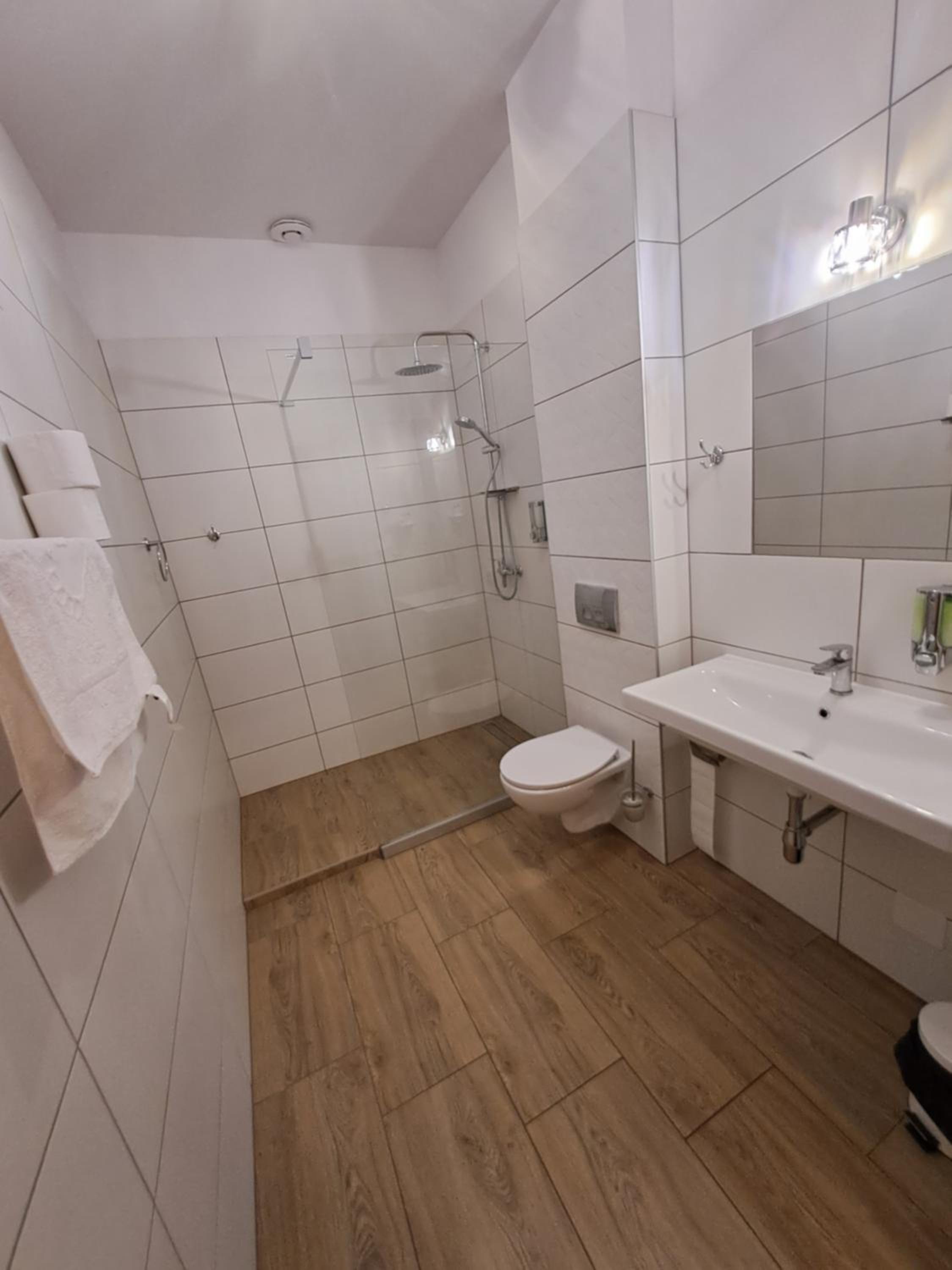 Two-Bedroom Apartment - Photo 3