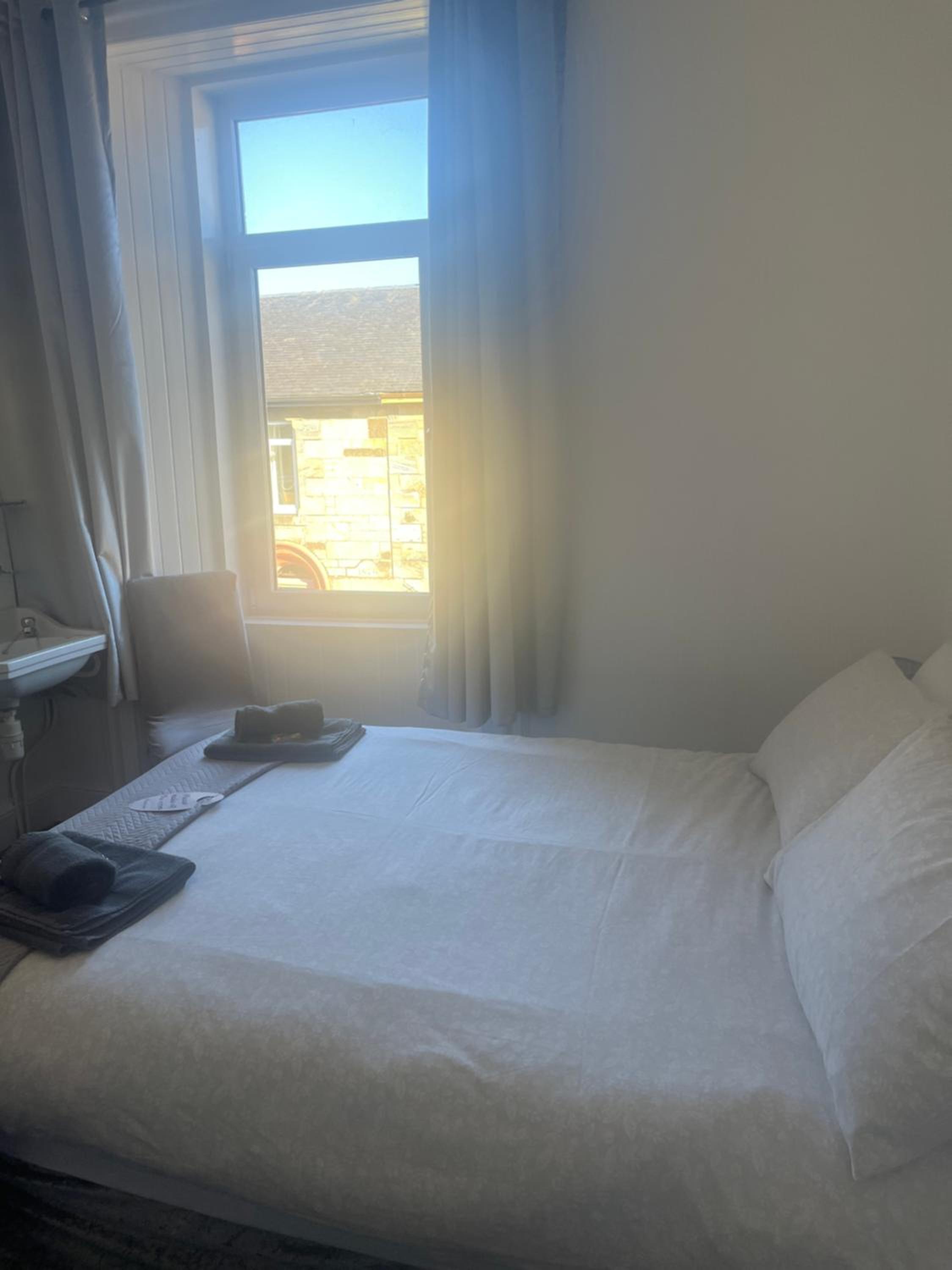 Double Room with Private Bathroom photo 3