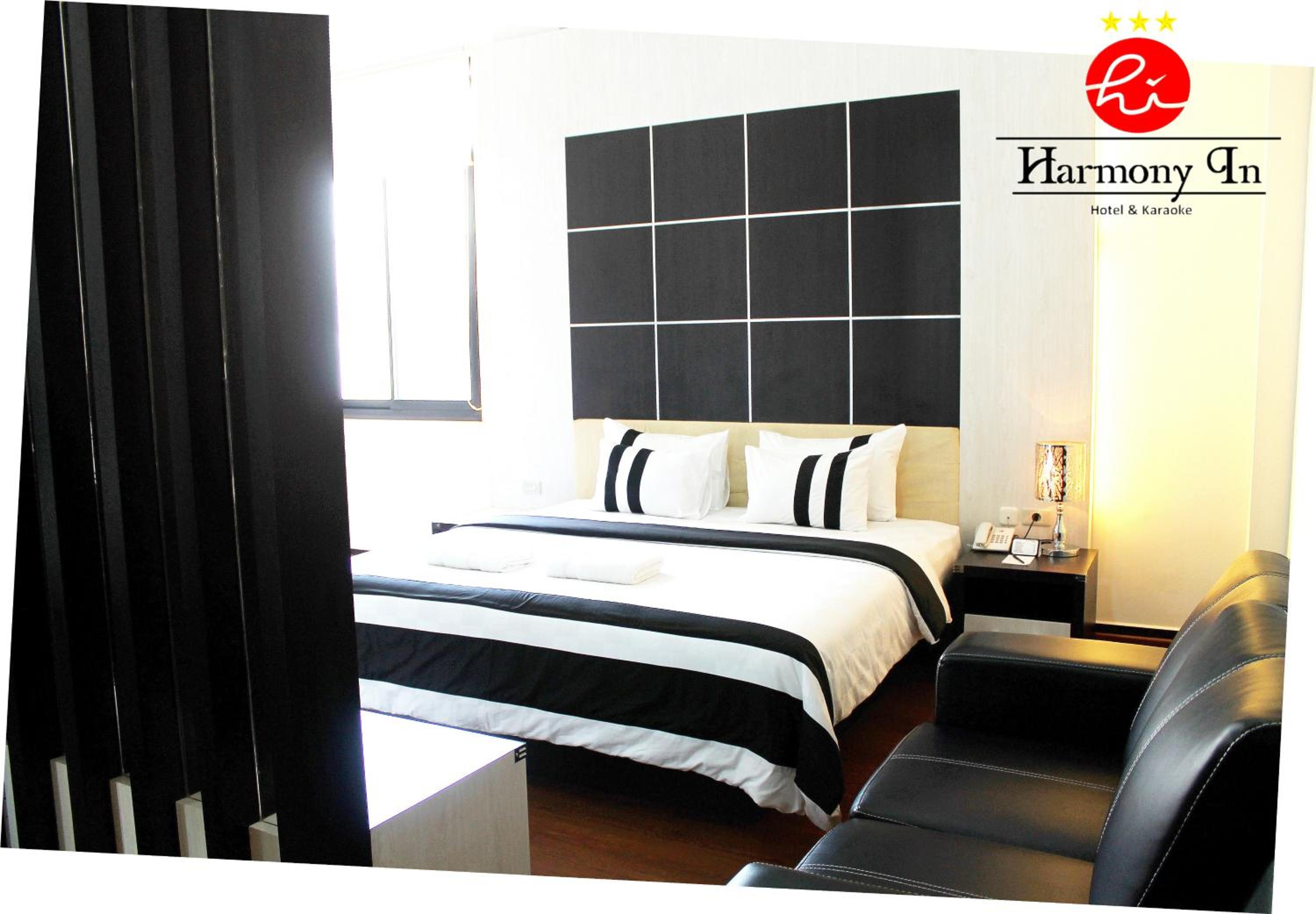 Executive Suite - Photo 12