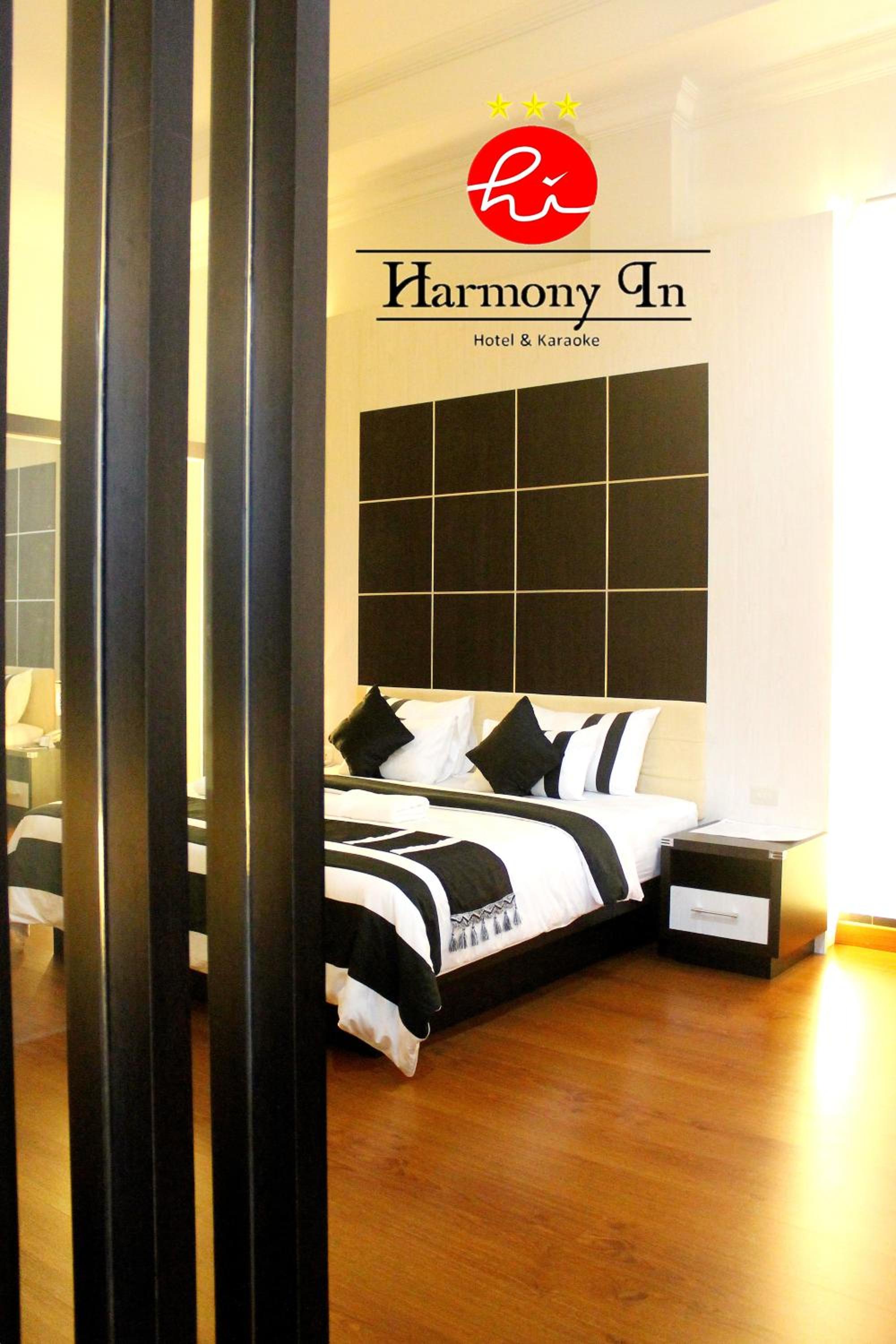 Executive Suite - Photo 14