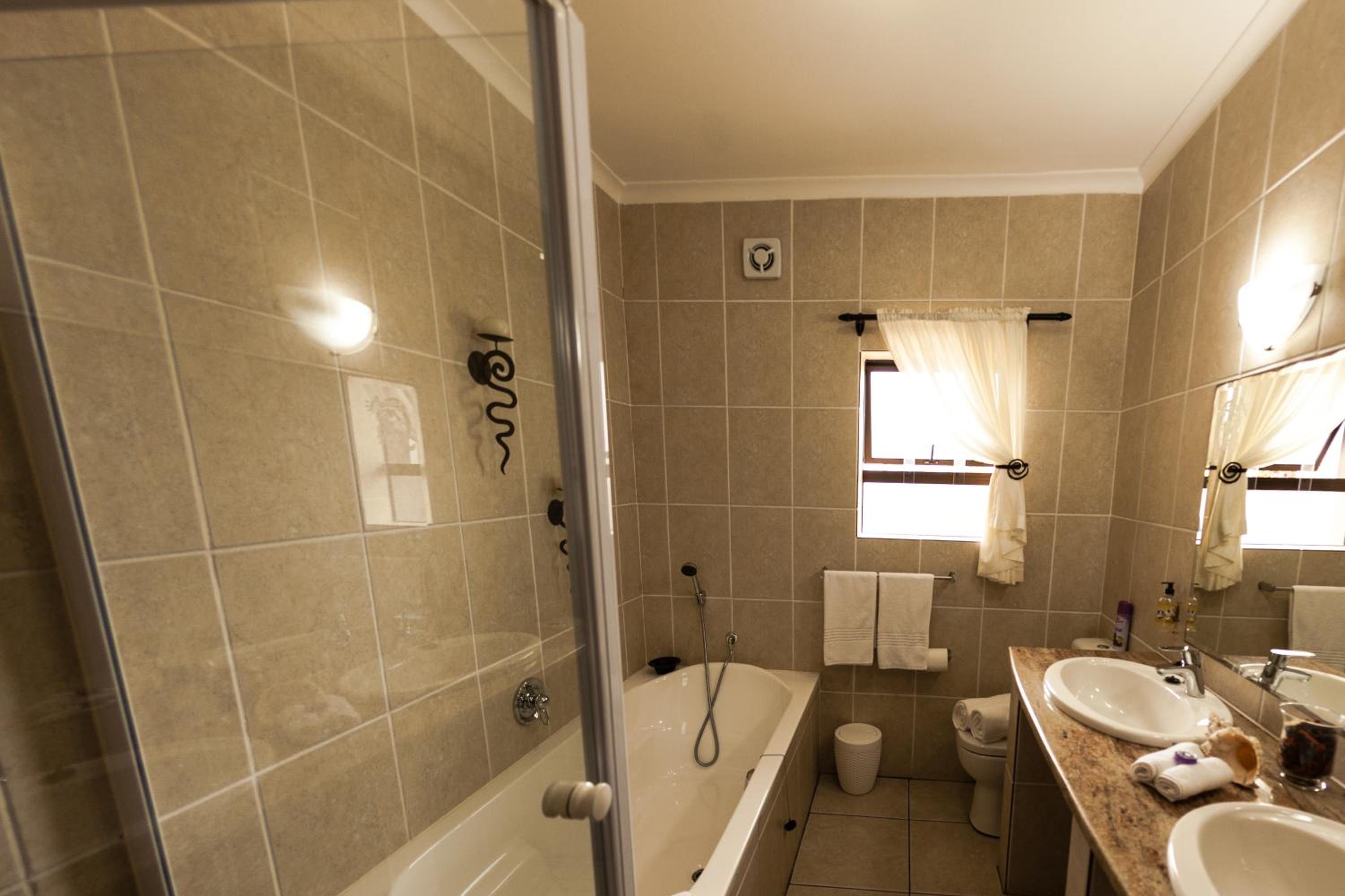 Penthouse Suite - Photo 7