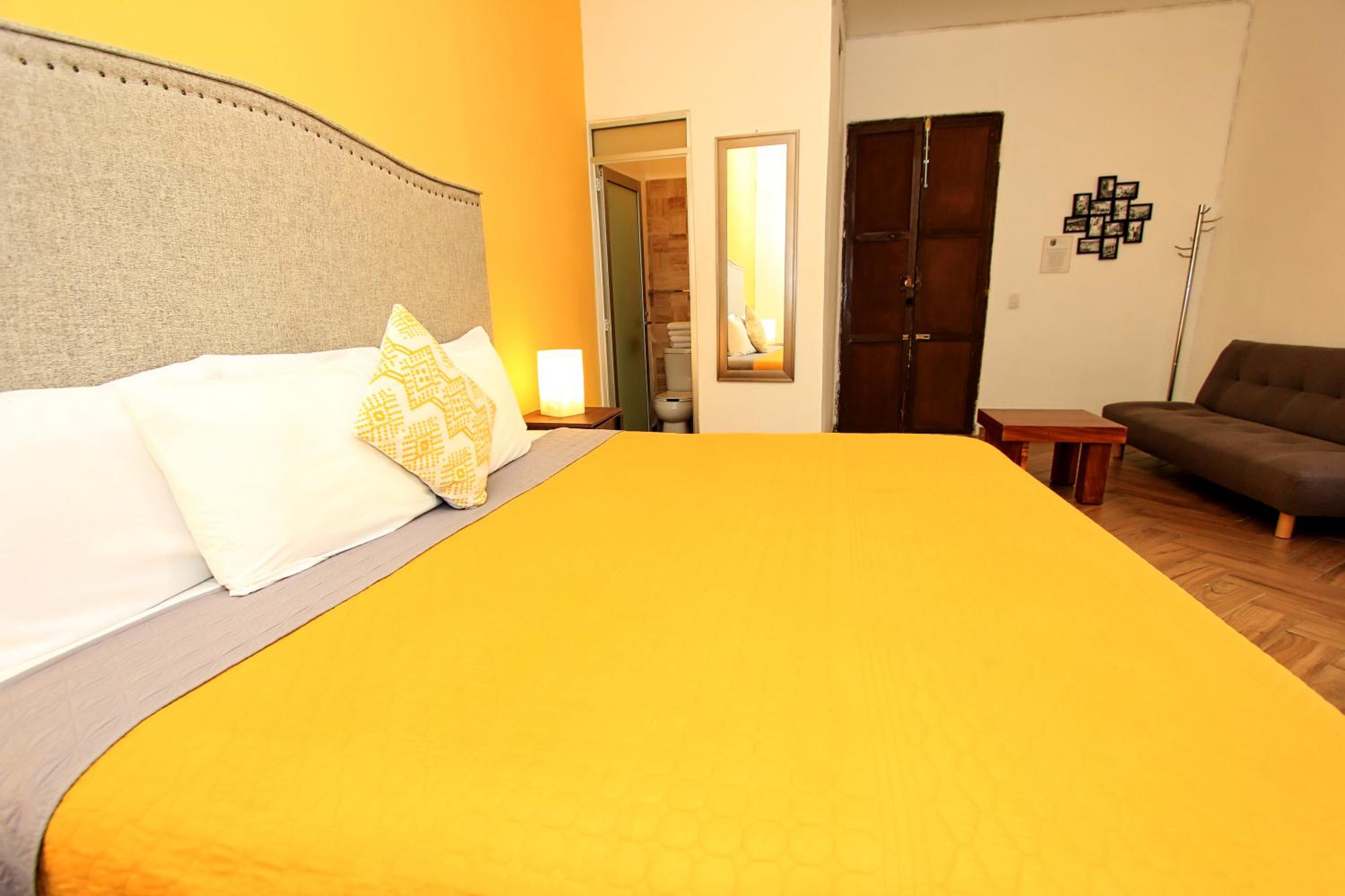 King Suite with Balcony - Photo 17