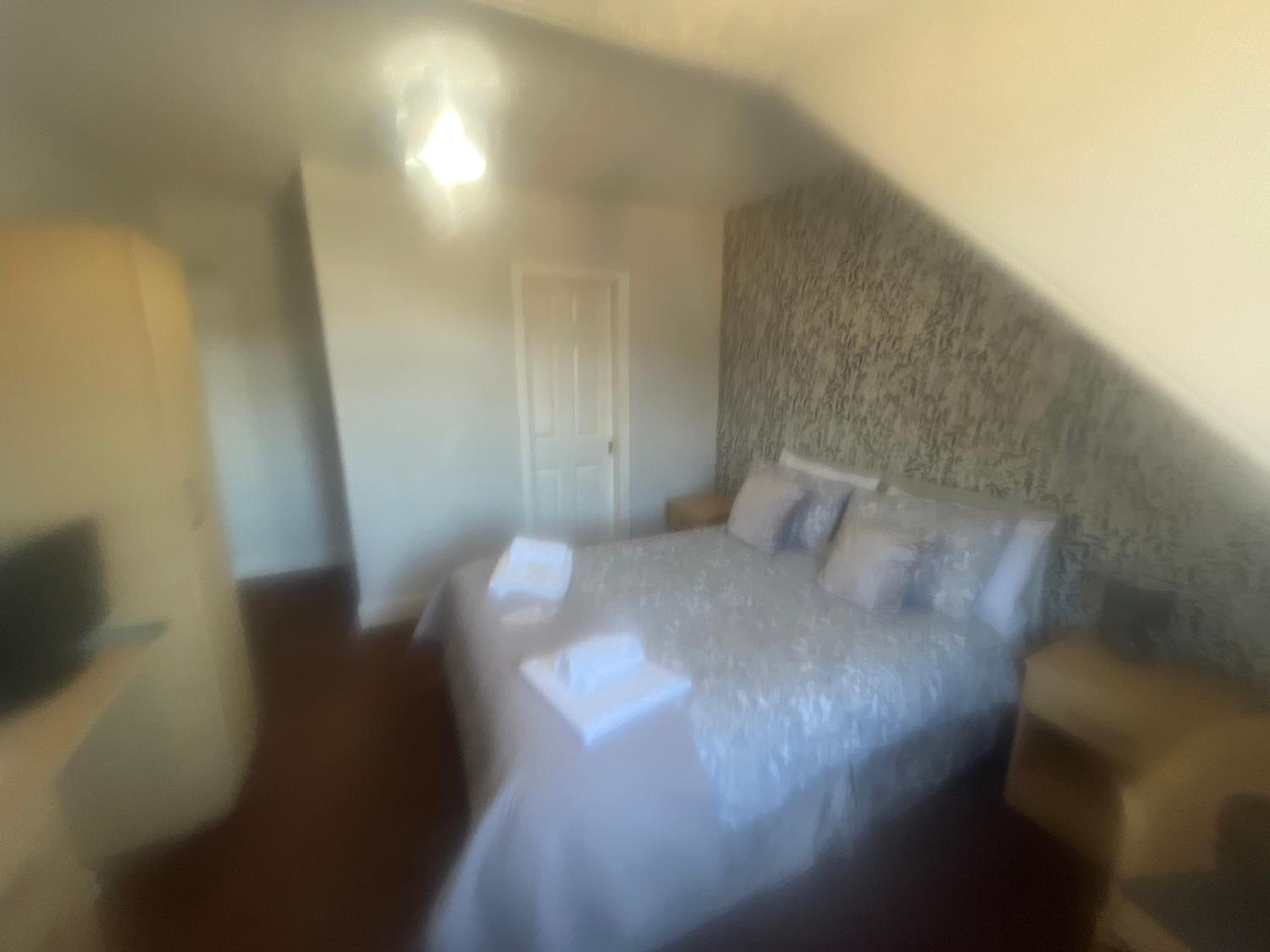 Twin Room - Photo 10