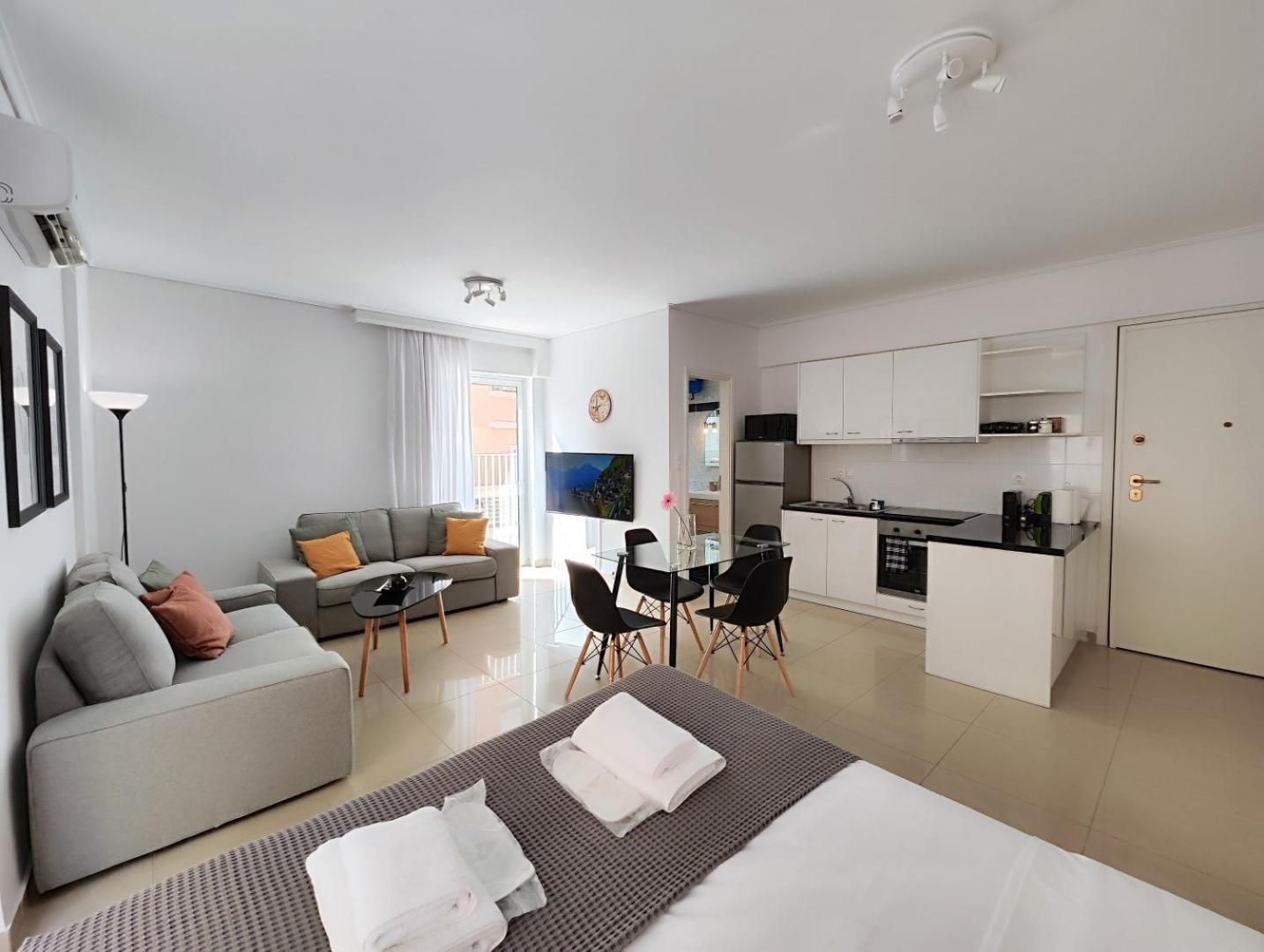 One-Bedroom Apartment photo 1
