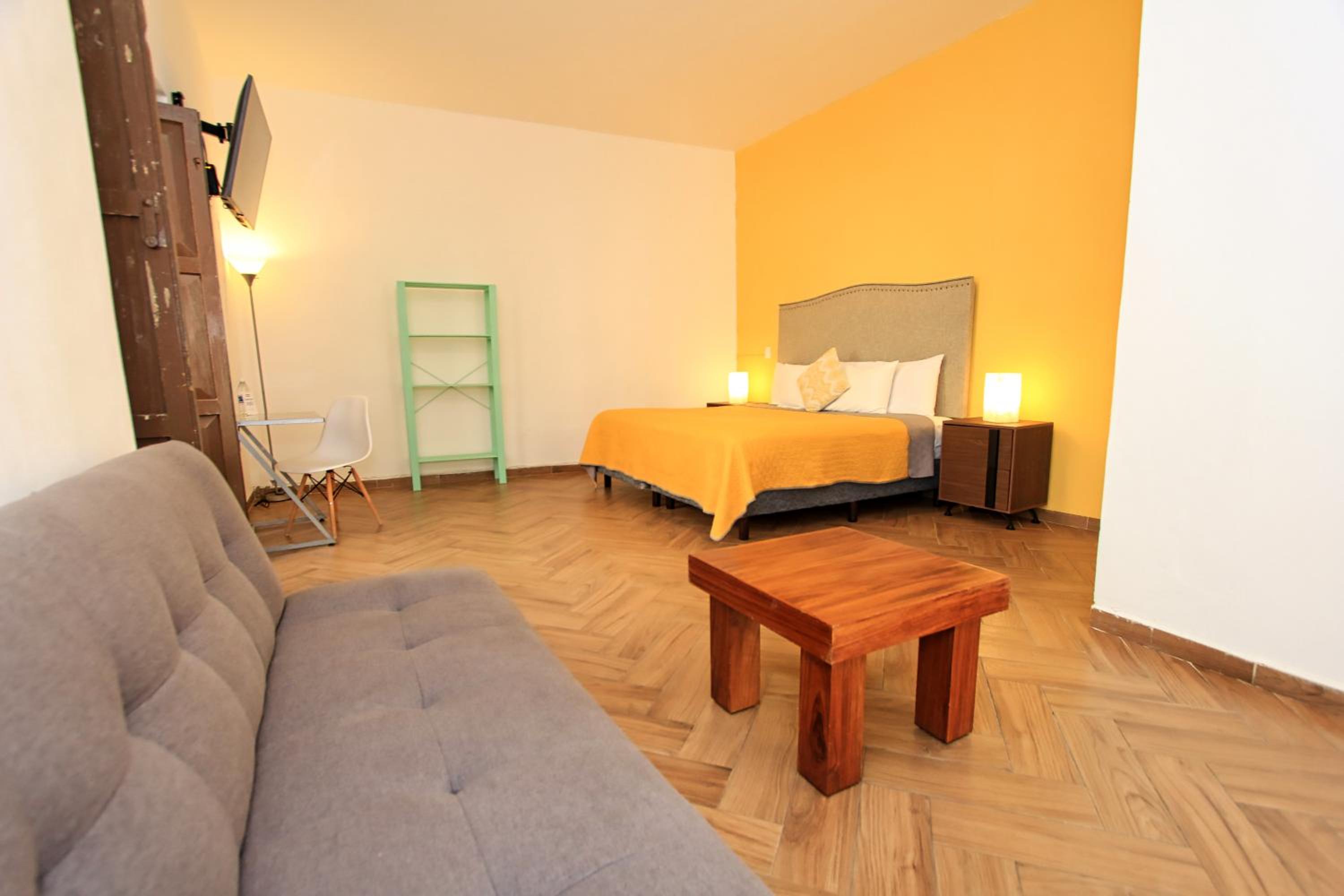 King Suite with Balcony - Photo 15