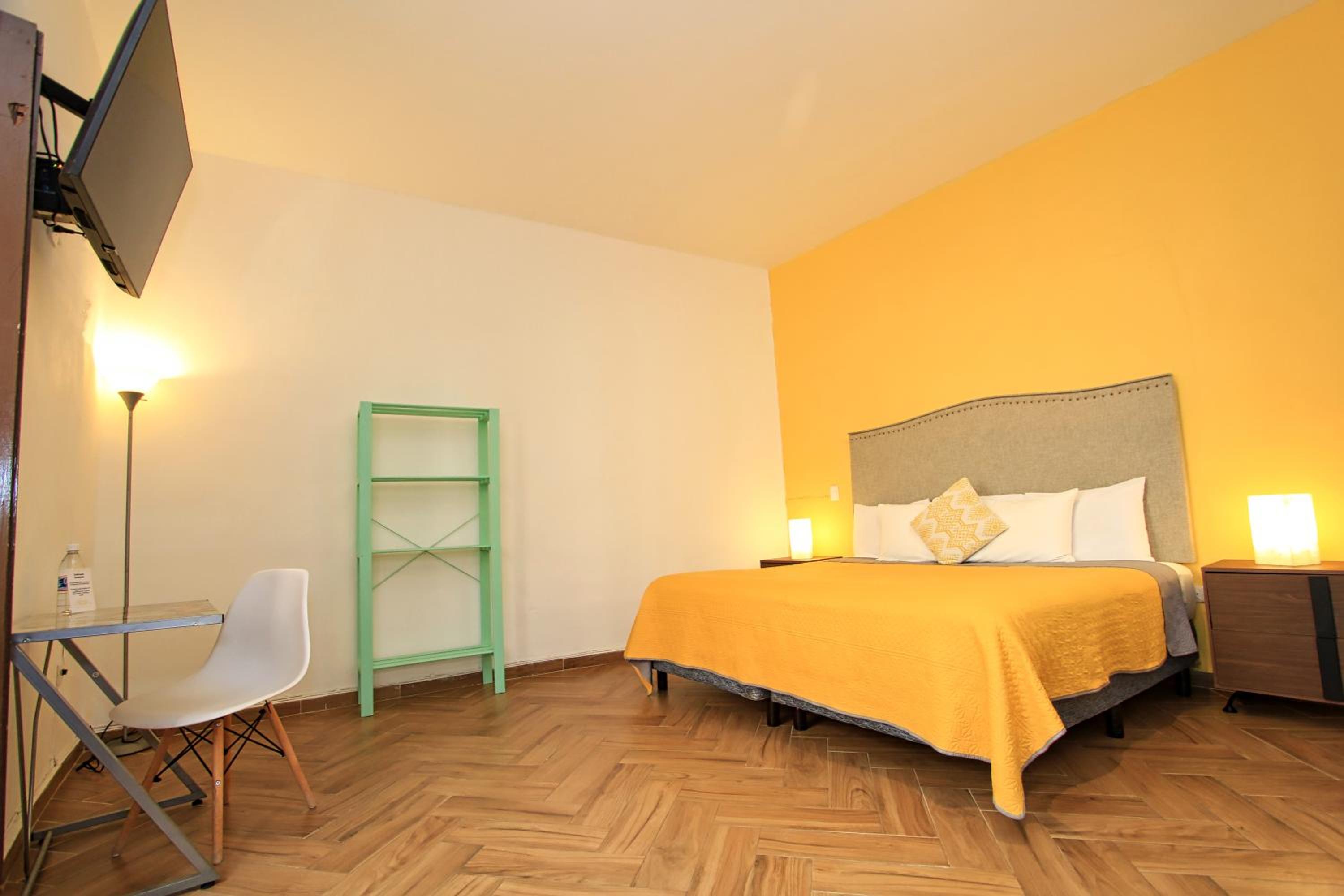 King Suite with Balcony - Photo 11