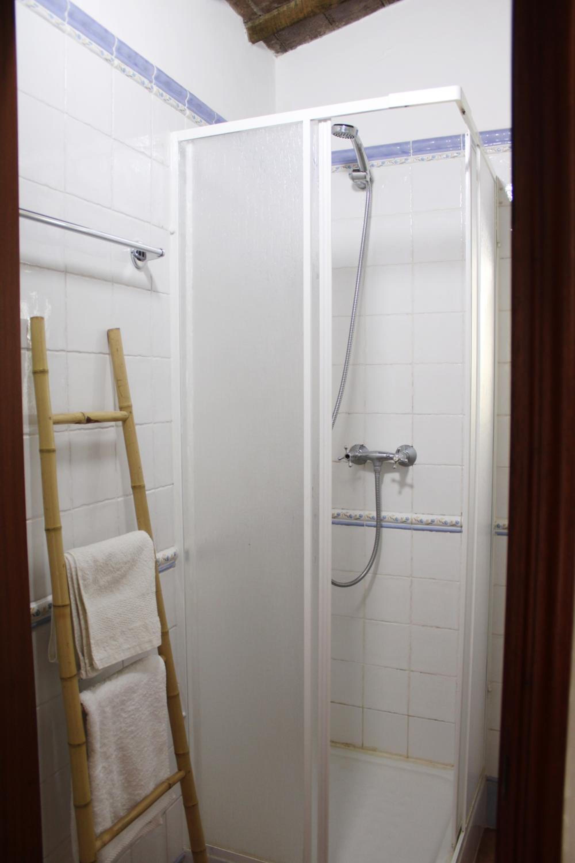 One-Bedroom House - Photo 13