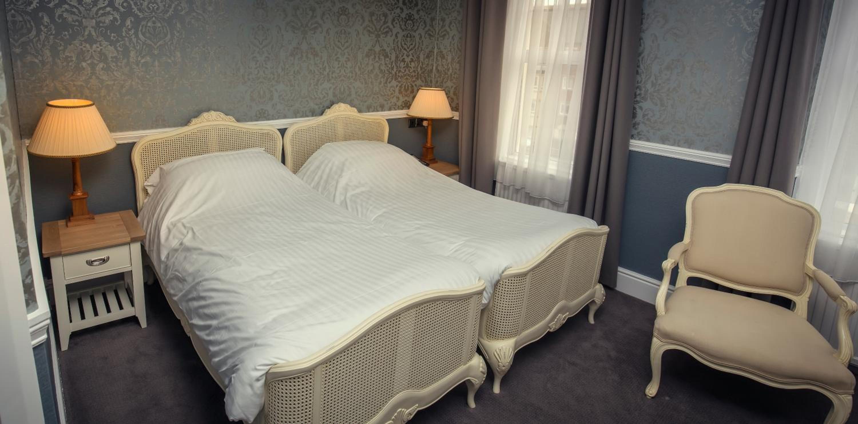 Large Twin Room photo 2