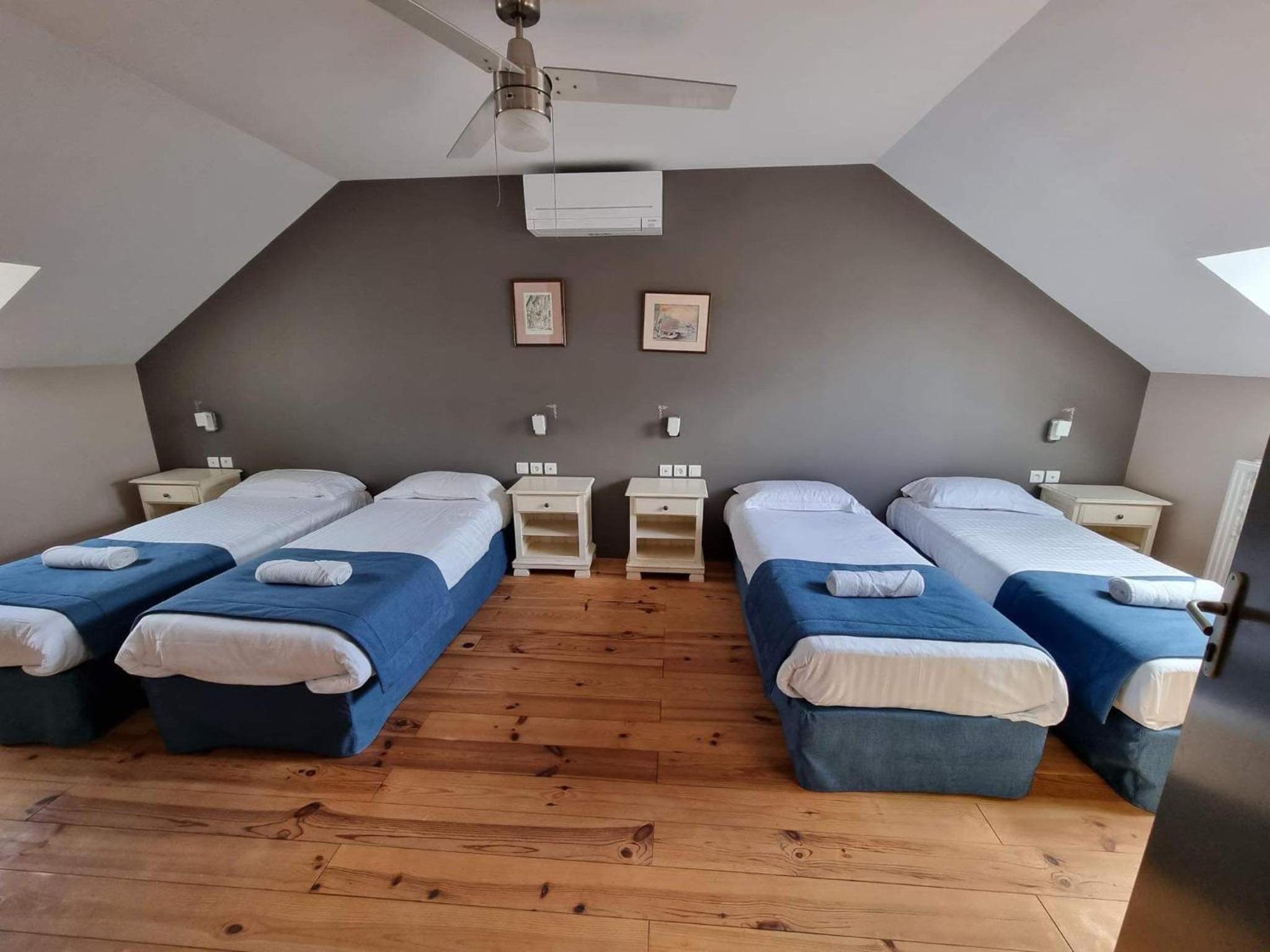 Villa with Private Pool - Photo 9