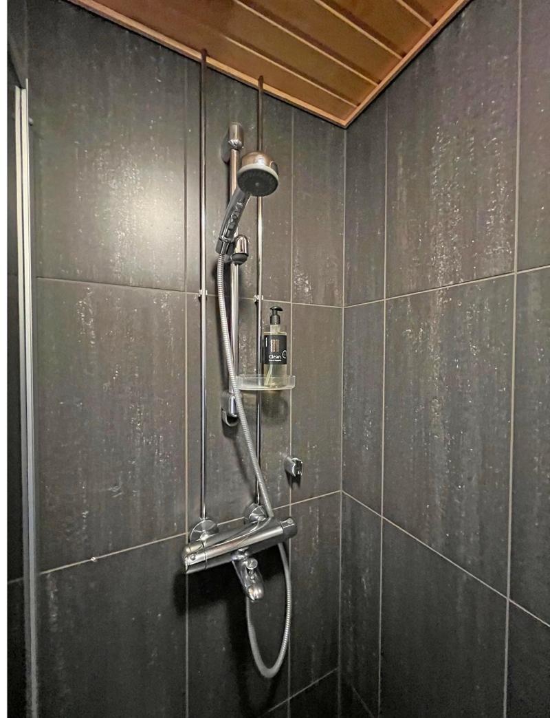 Twin Room with Shower - Photo 2