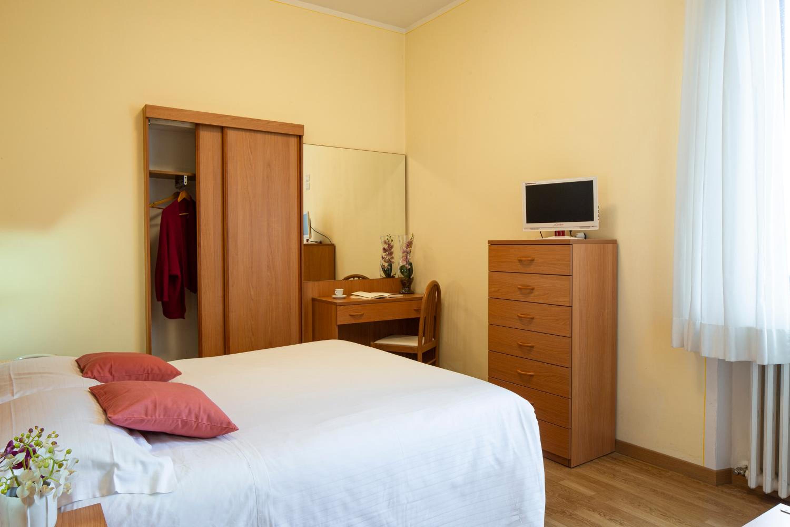 Superior Double Room - Photo 8