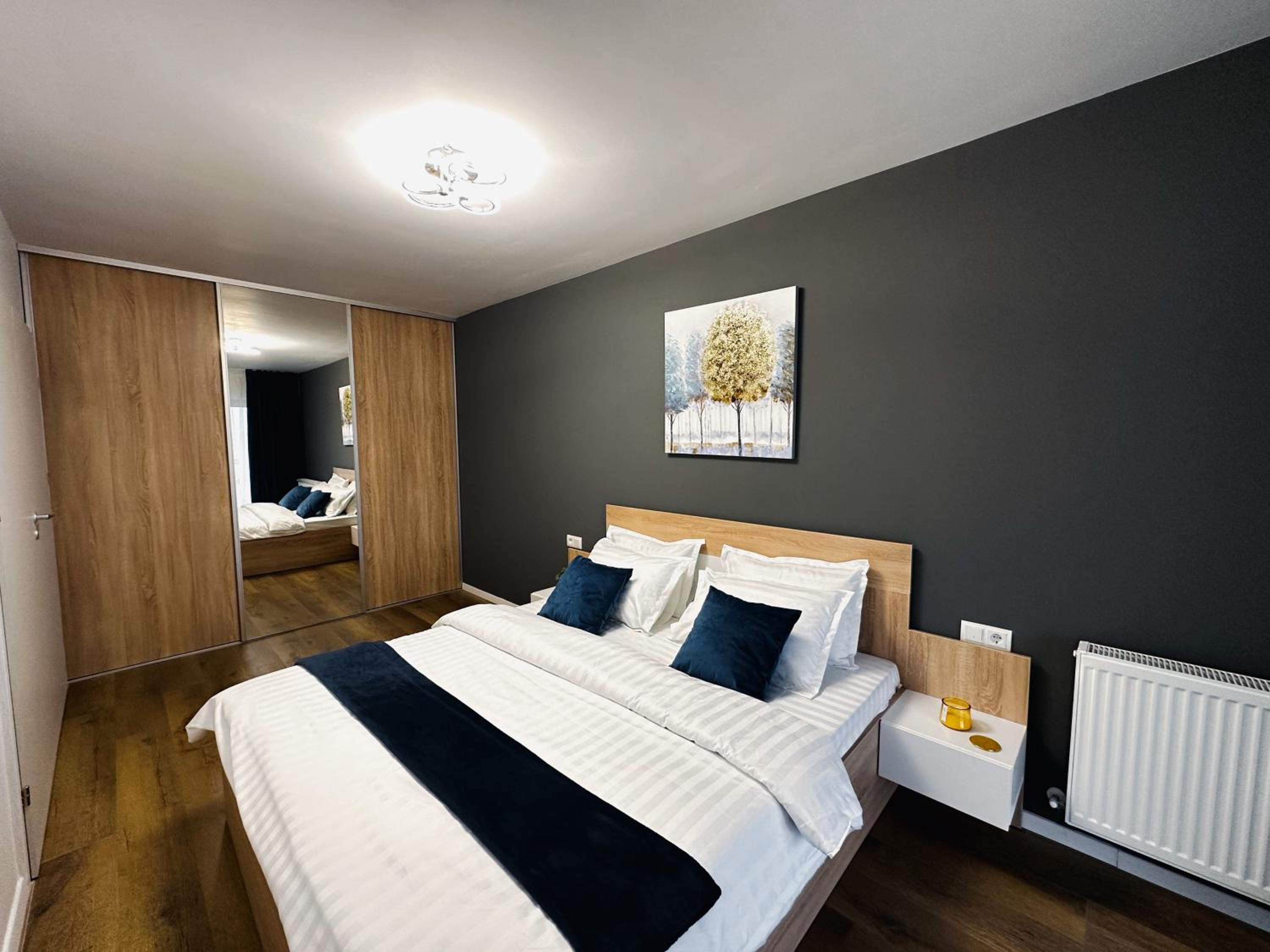 One-Bedroom Apartment - Photo 1