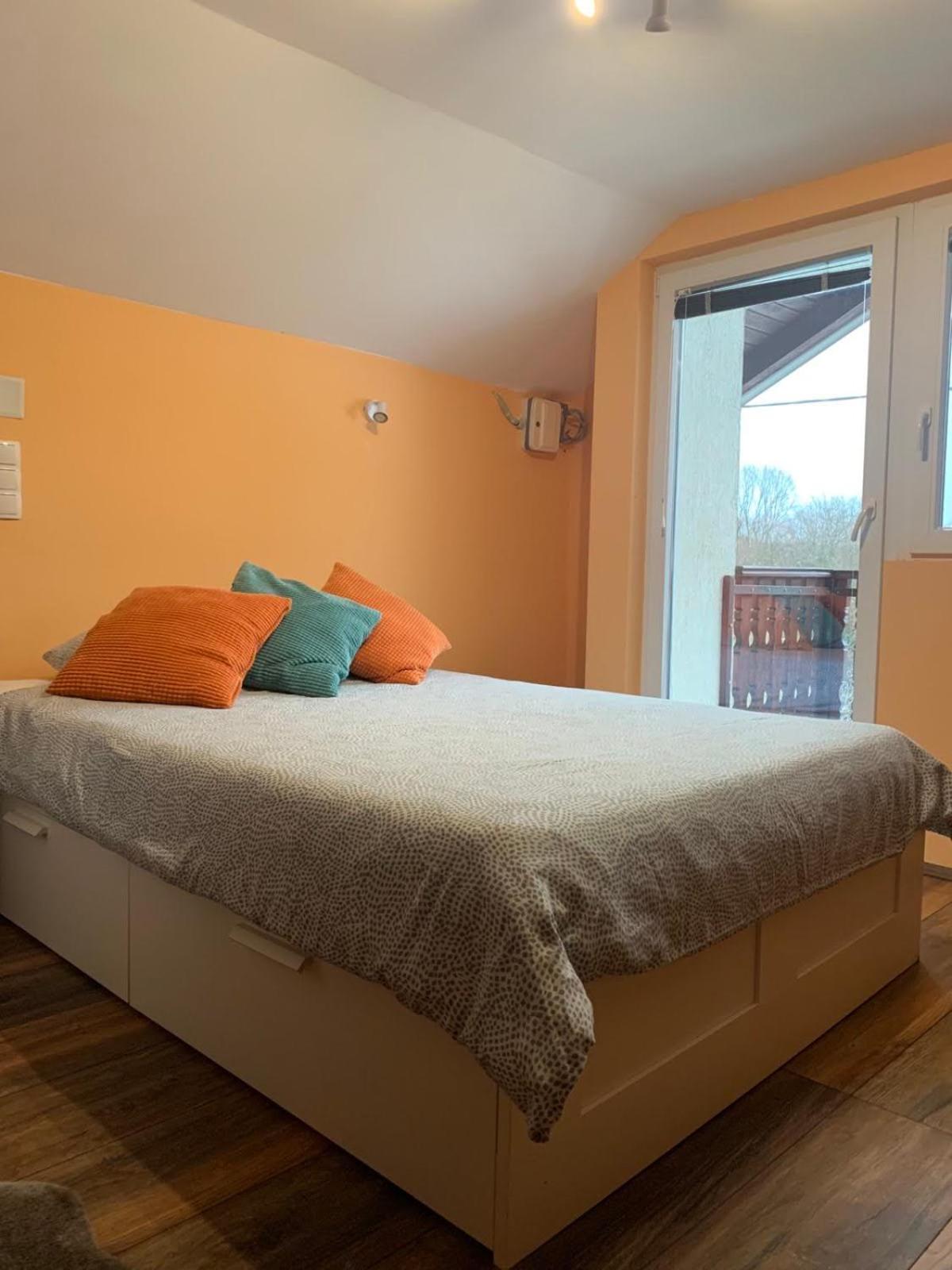 Two-Bedroom House - Photo 1