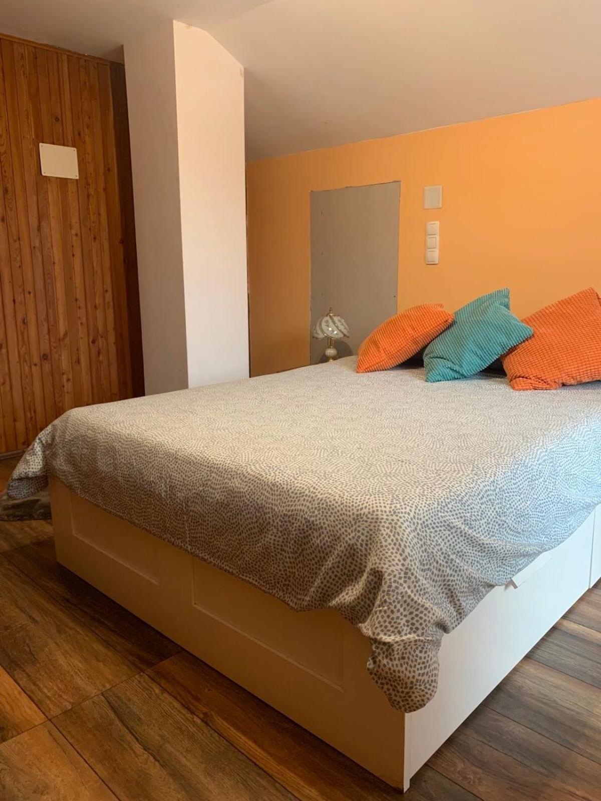 Two-Bedroom House - Photo 29