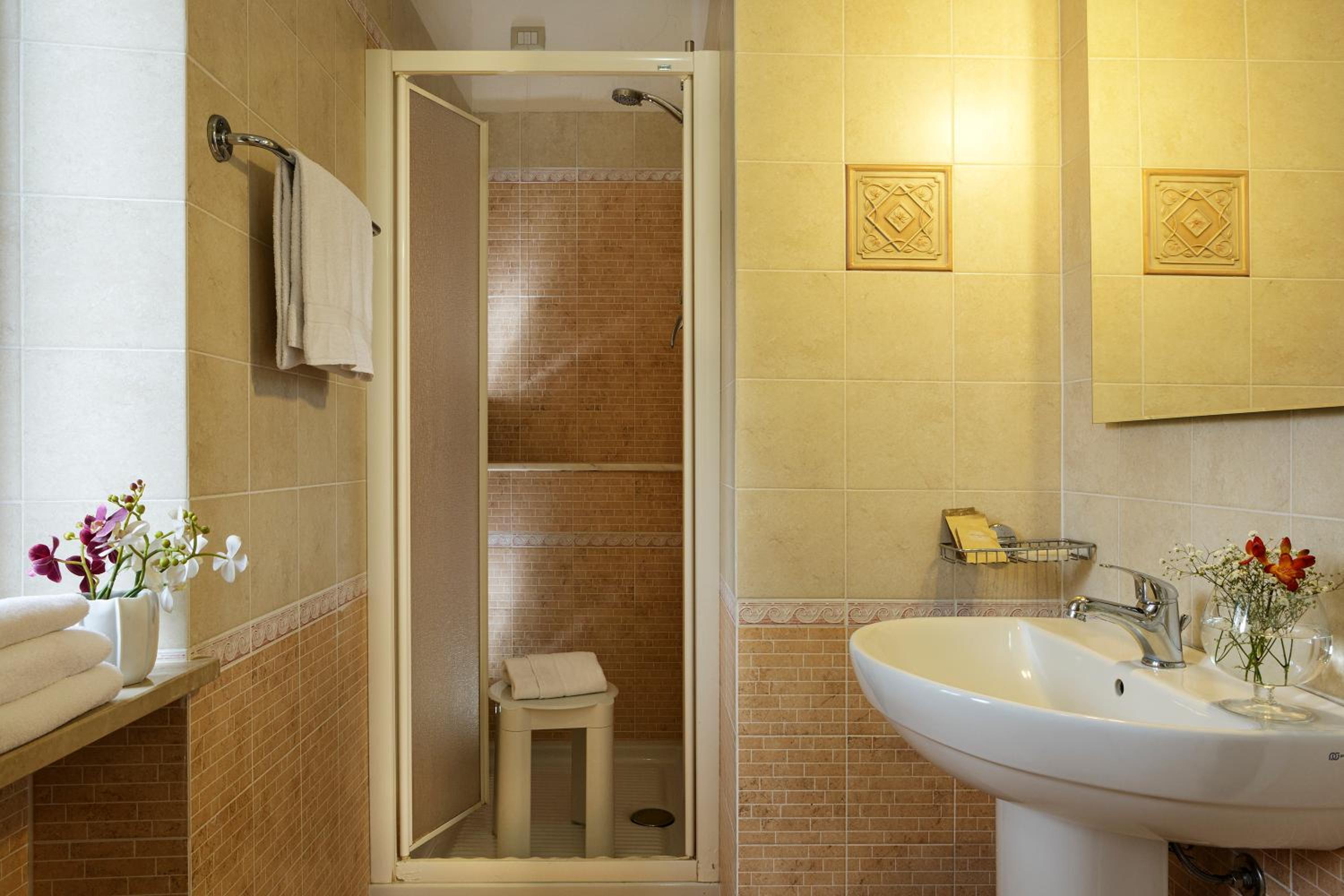 Superior Triple Room - Photo 10