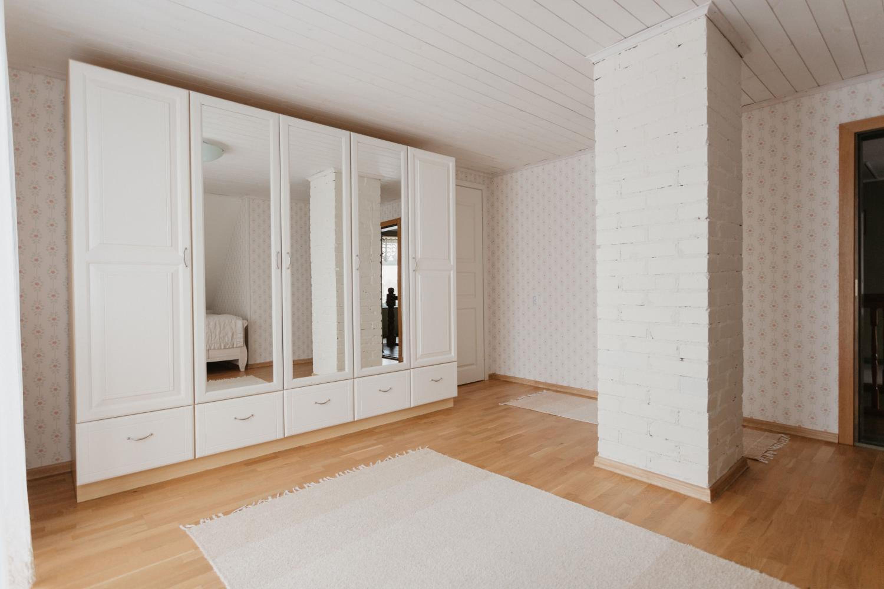 Three-Bedroom House - Photo 5