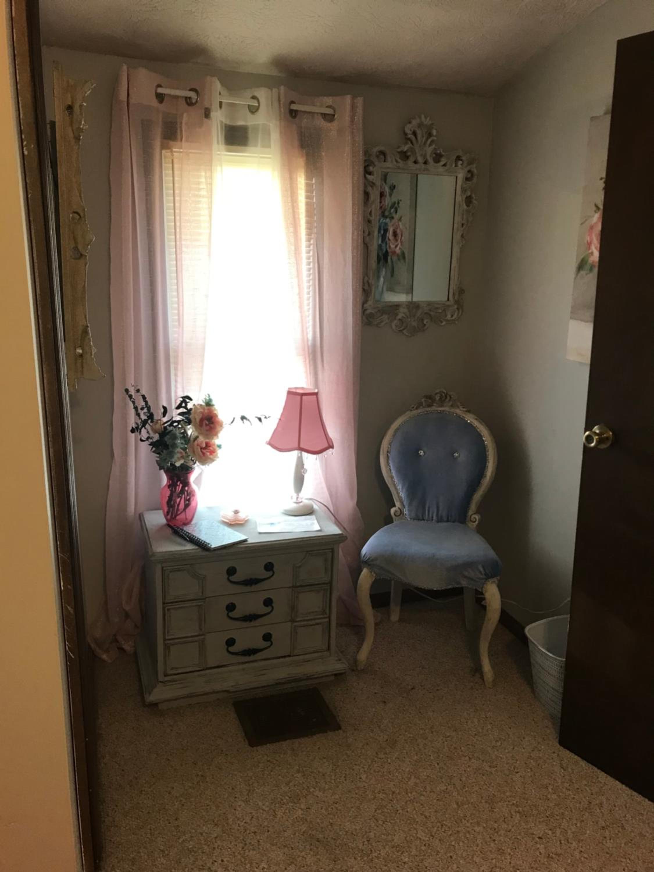 Deluxe Queen Room - Photo 6