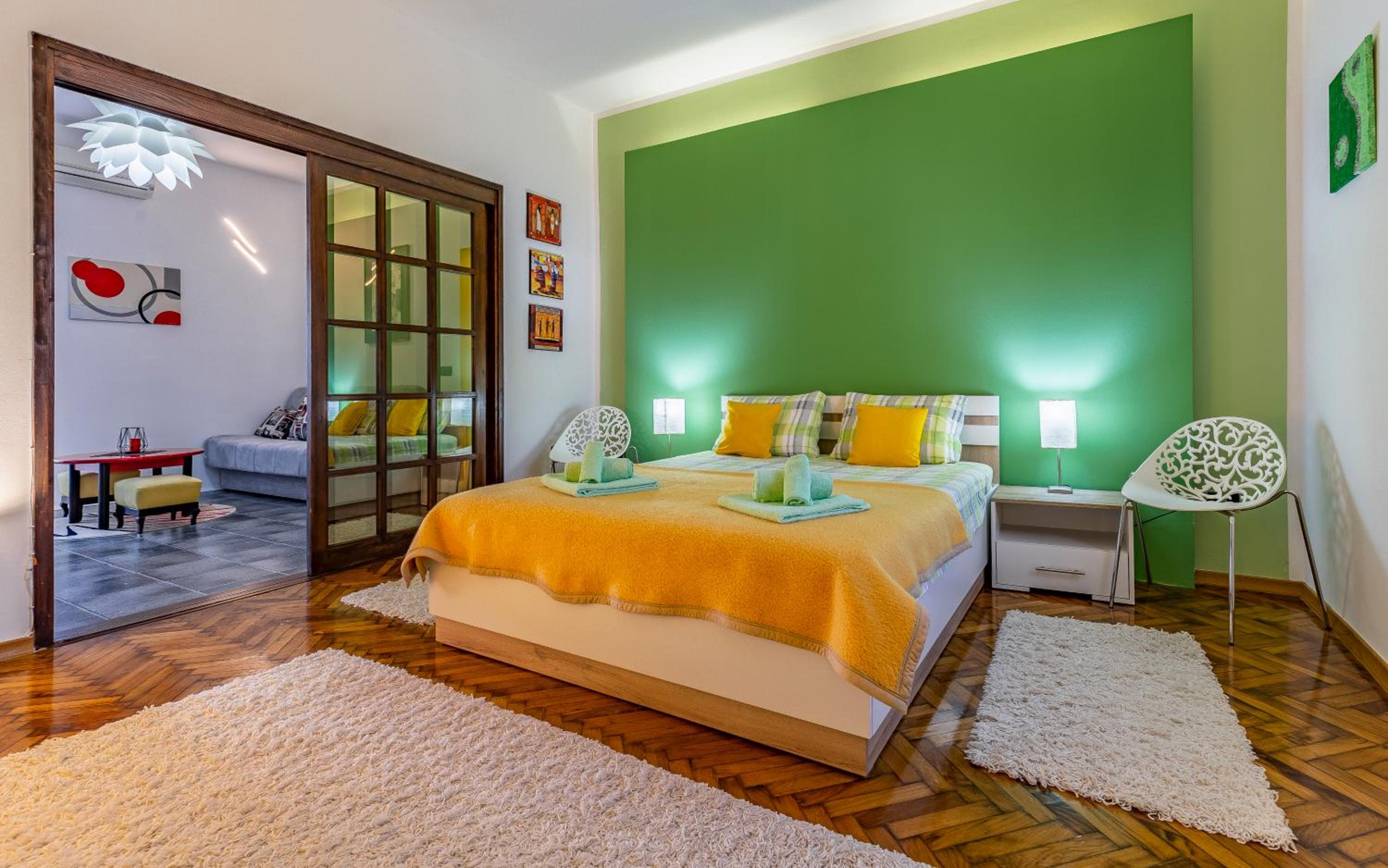 One-Bedroom Apartment