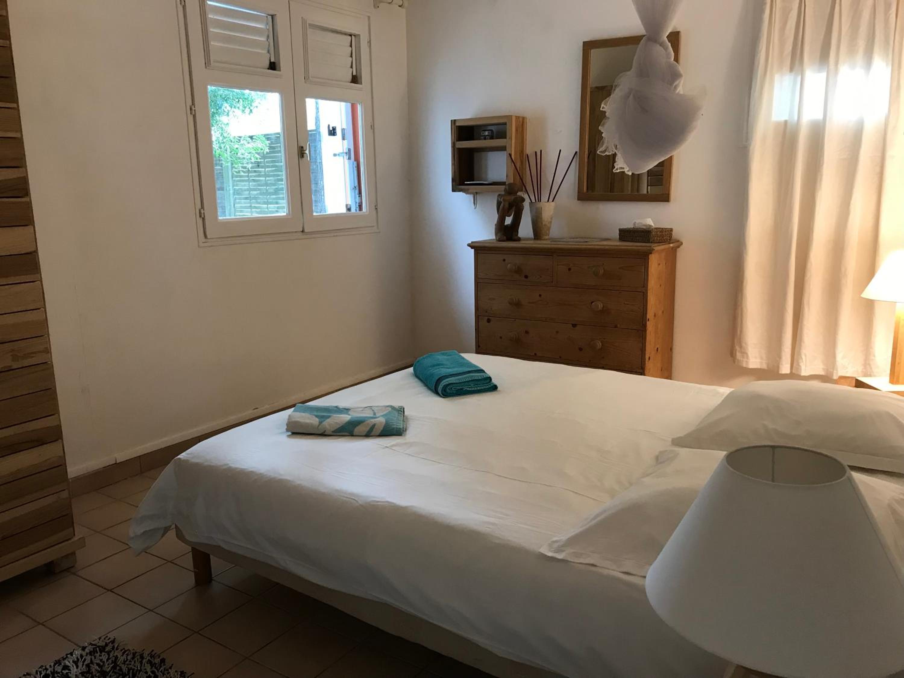 Three-Bedroom House photo 2