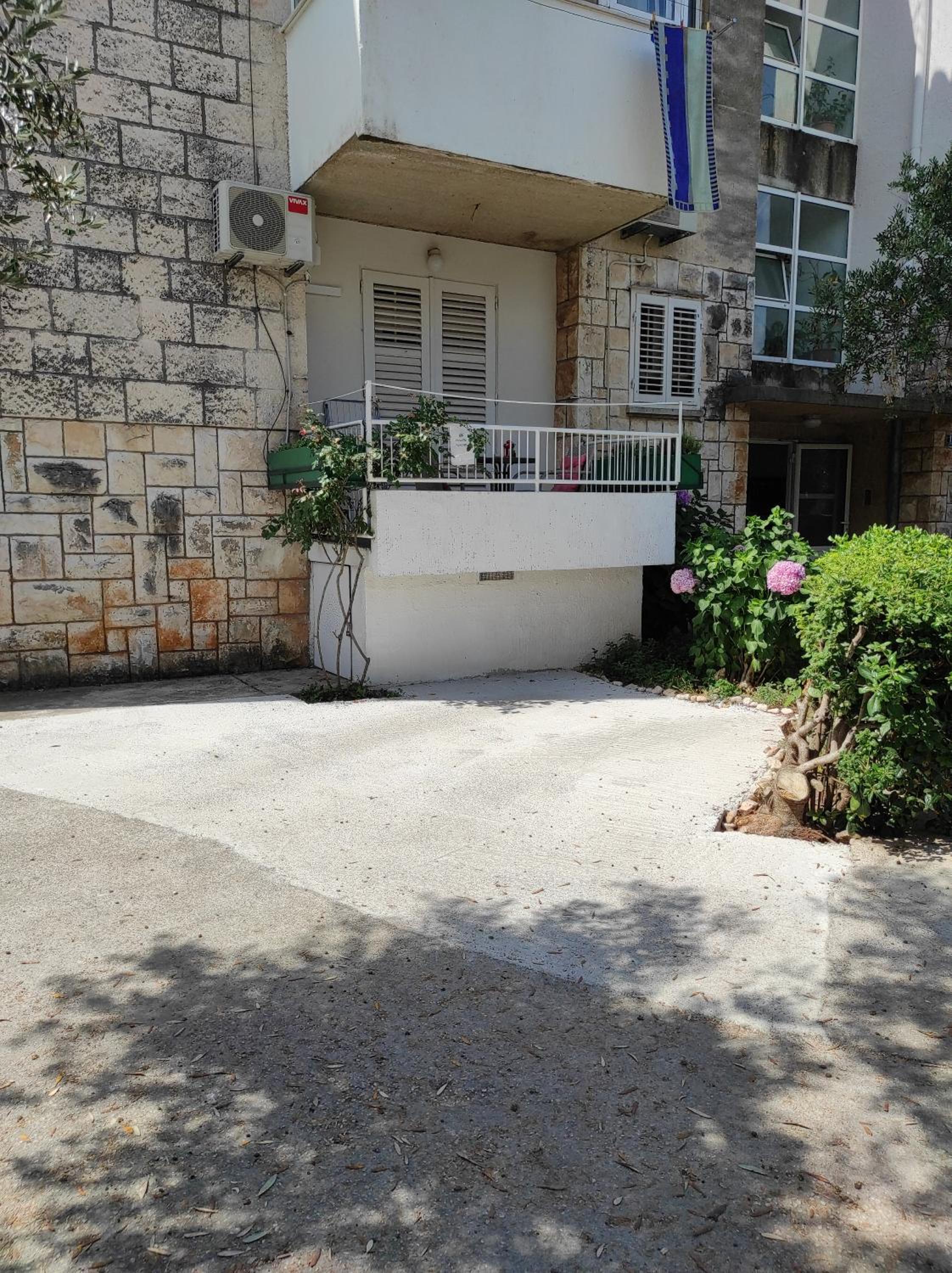Apartment - Ground Floor photo 3