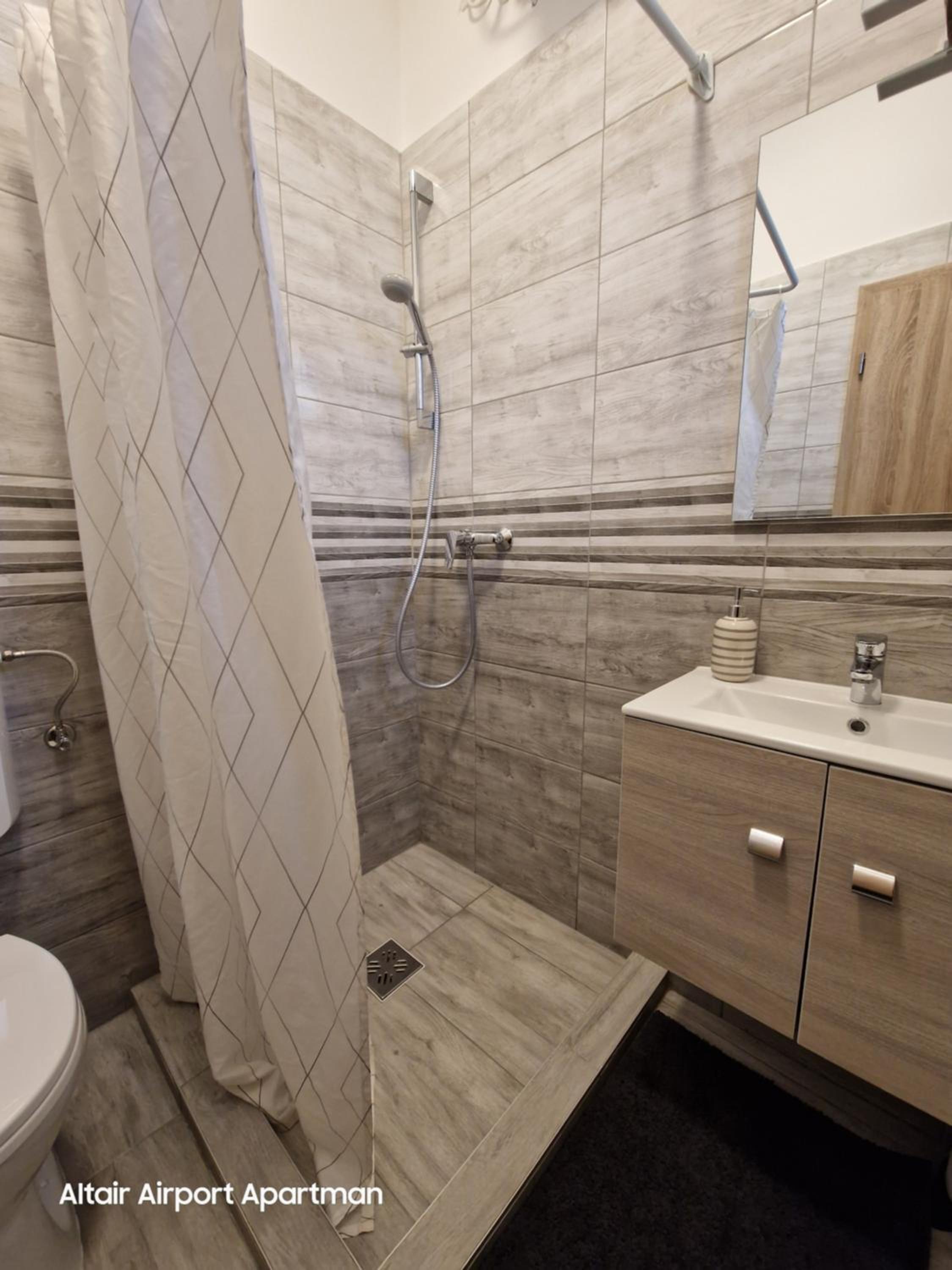 Studio Apartment photo 3