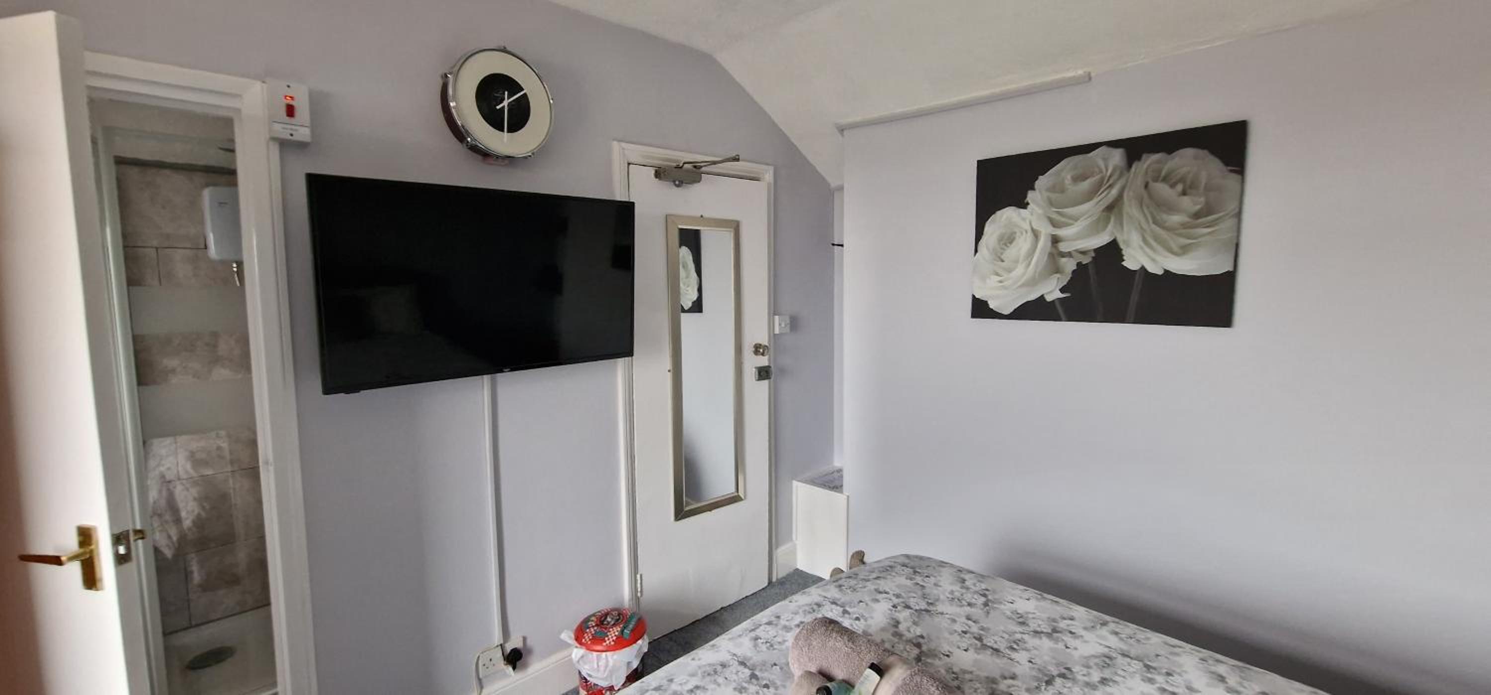 Family Room with Shower photo 3