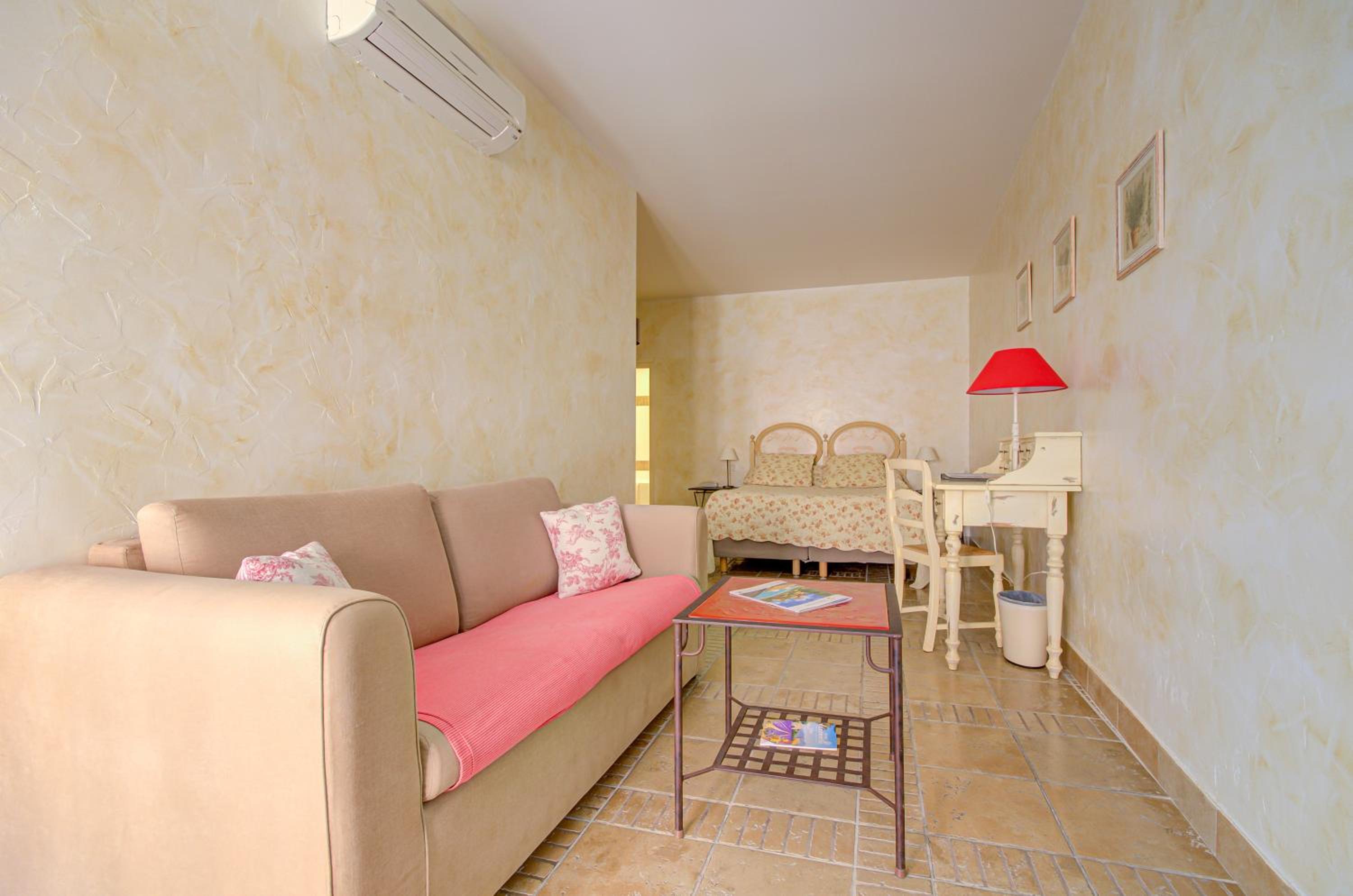 Superior Charm Double Room photo 2