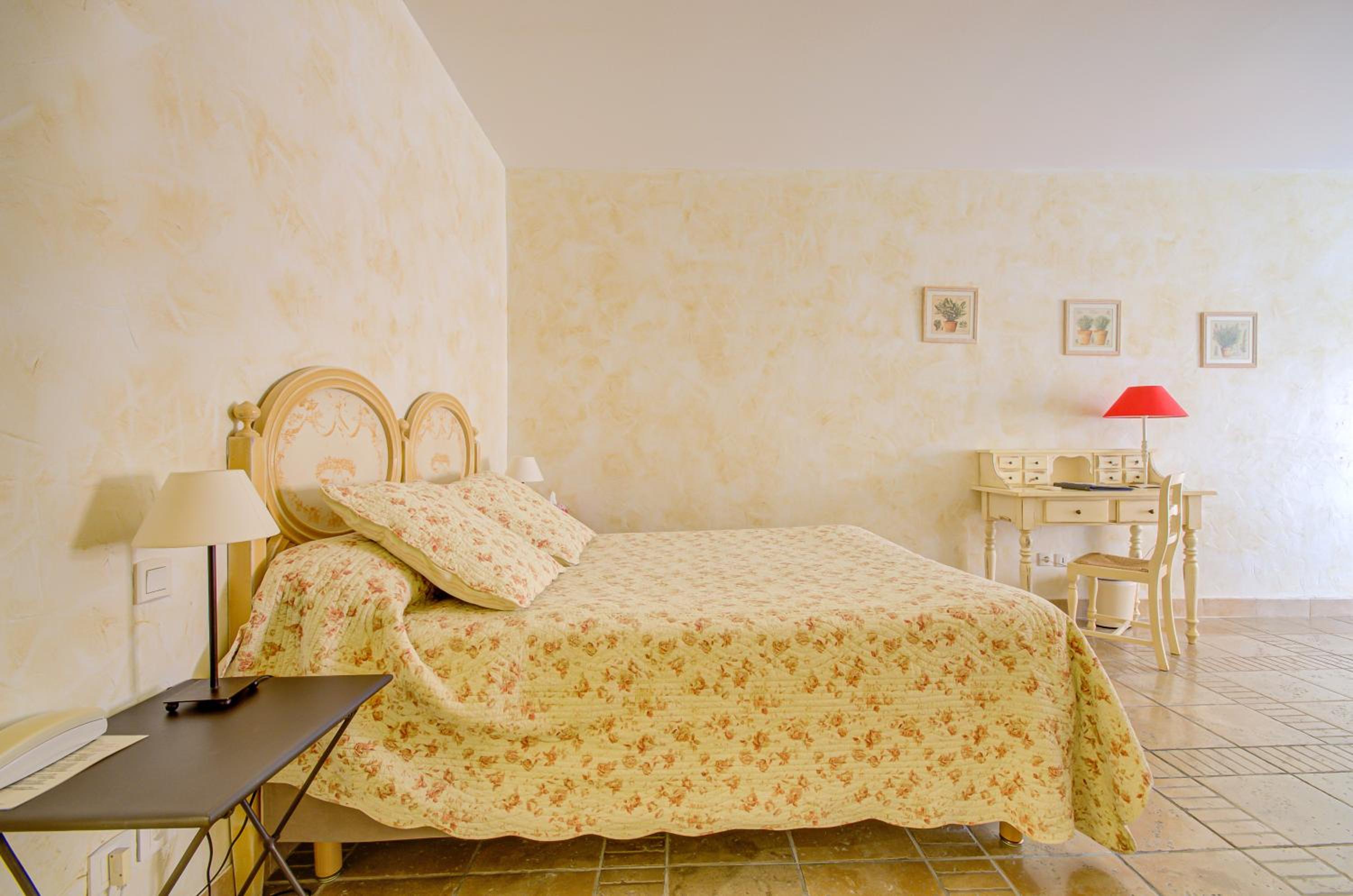 Superior Charm Double Room photo 3