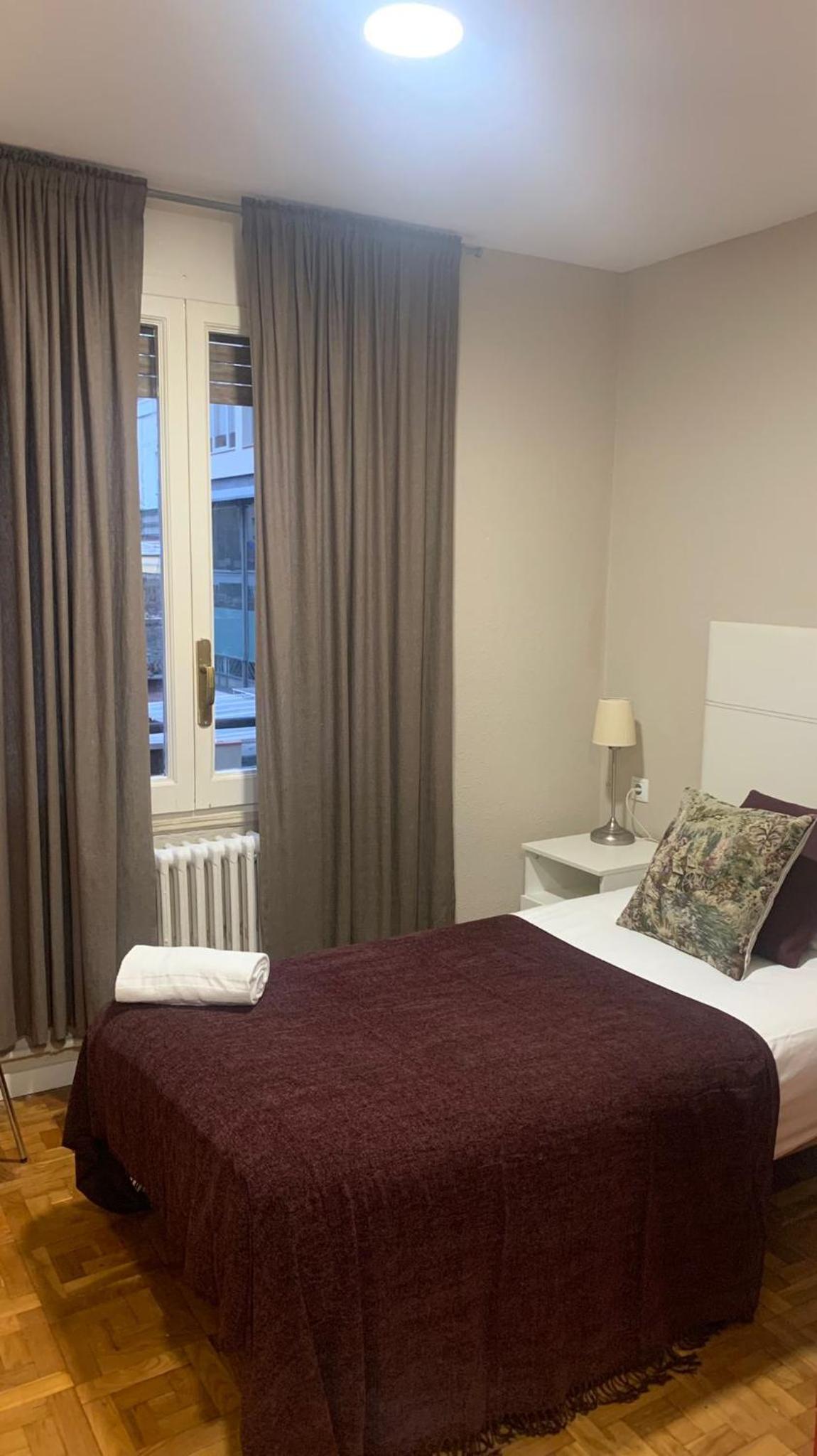 Habitación individual con baño privado