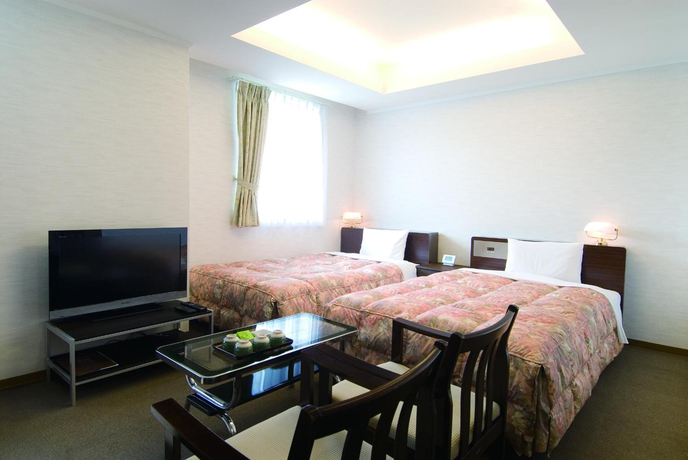 Quadruple Room - Non-Smoking photo 2