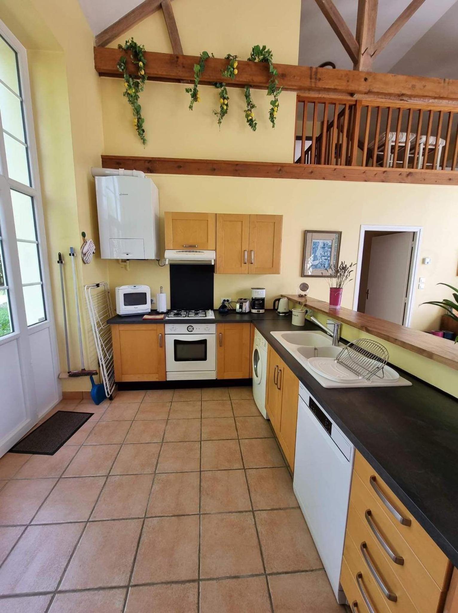 Villa with Private Pool - Photo 8