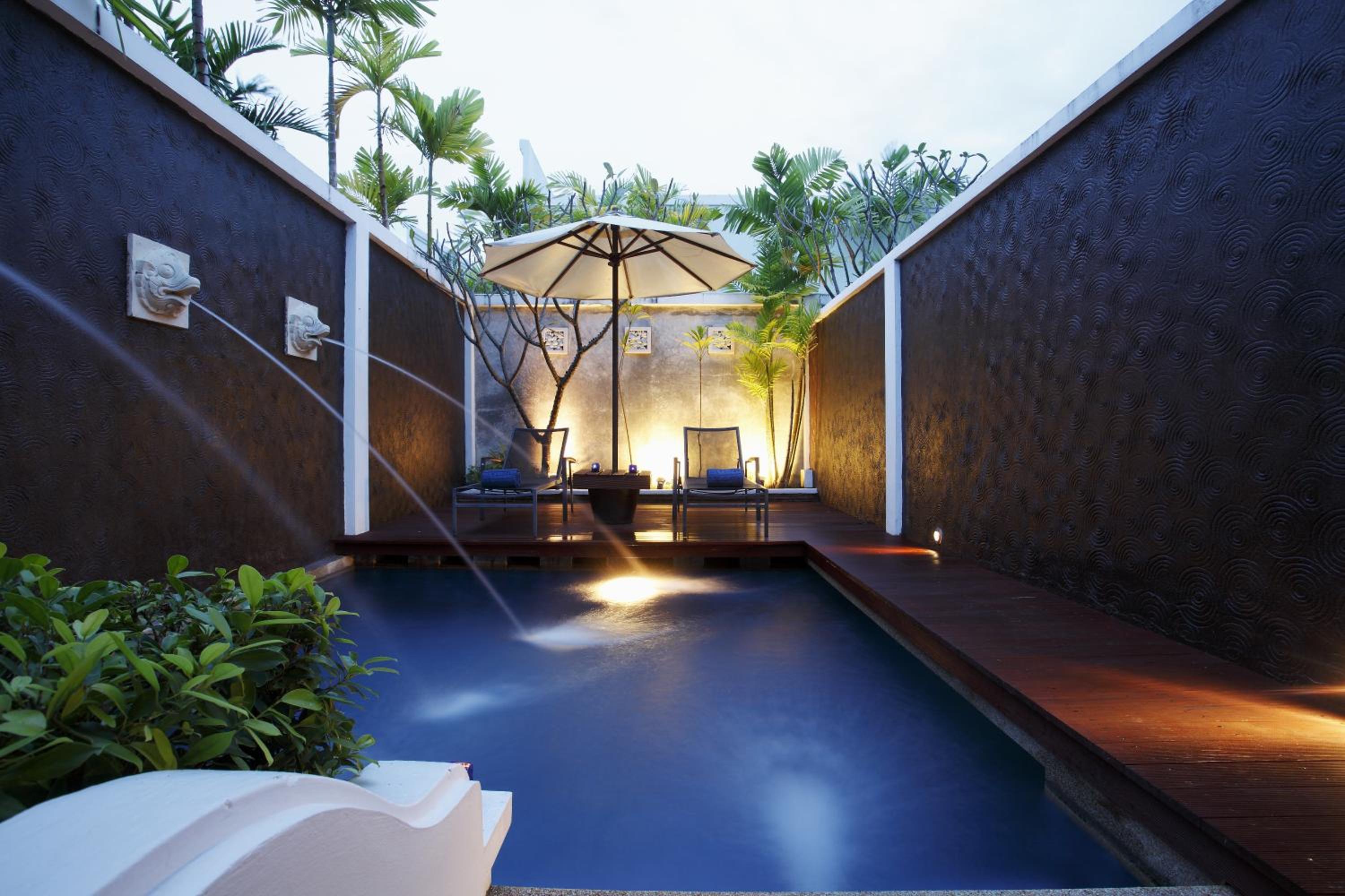 Pool Suite - Photo 35