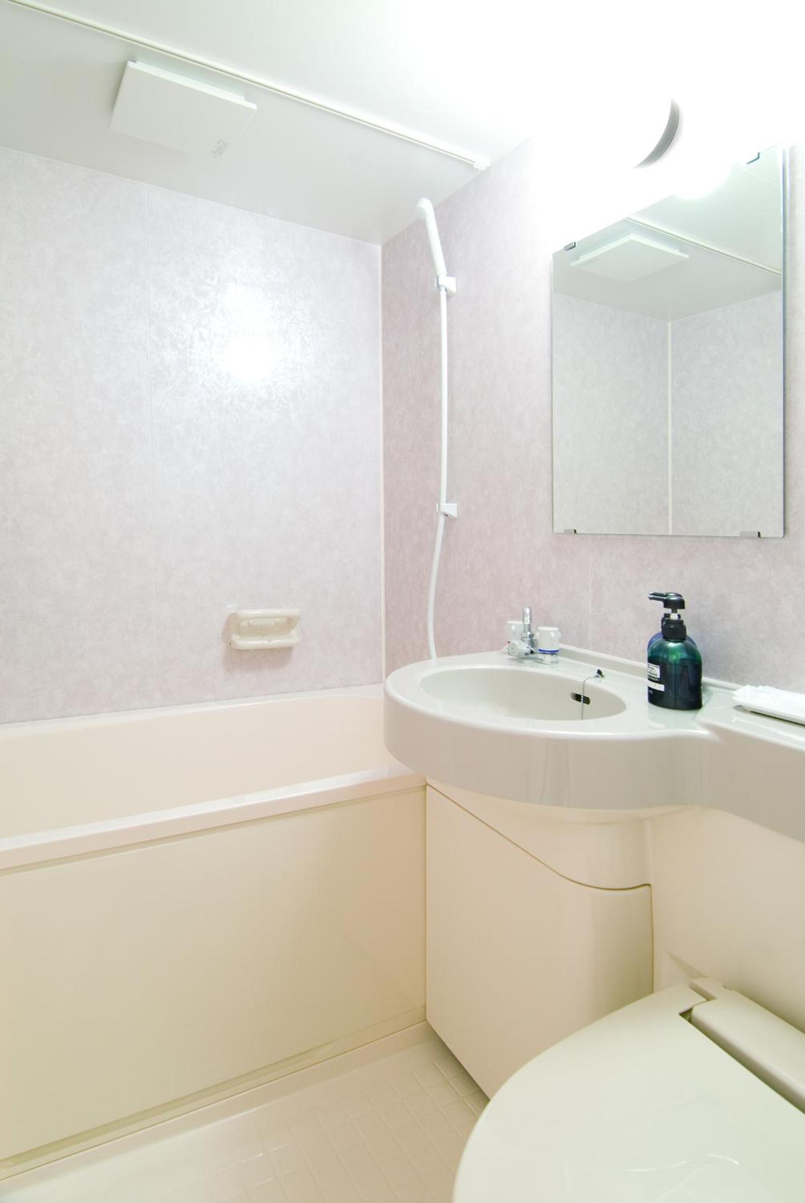 Twin Room - Non-Smoking photo 3