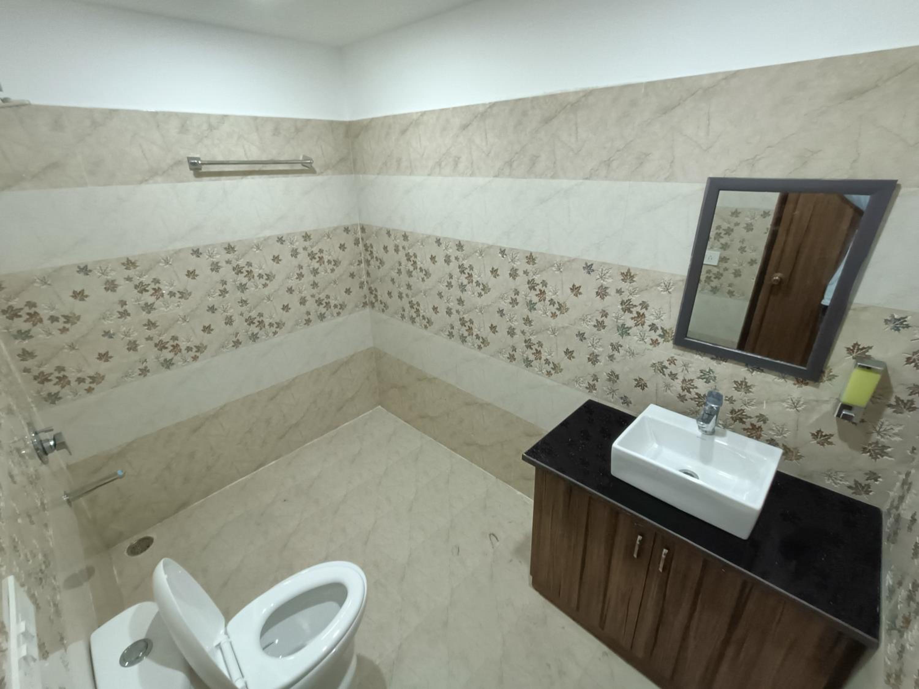 Deluxe Double Room (2 Adults + 1 Child) photo 2