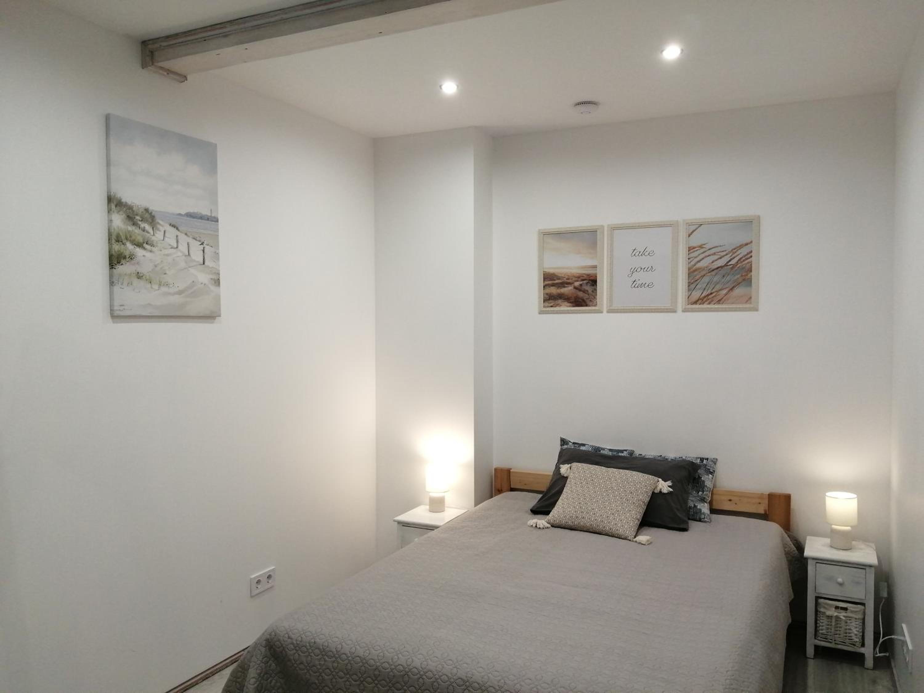 One-Bedroom Apartment photo 2