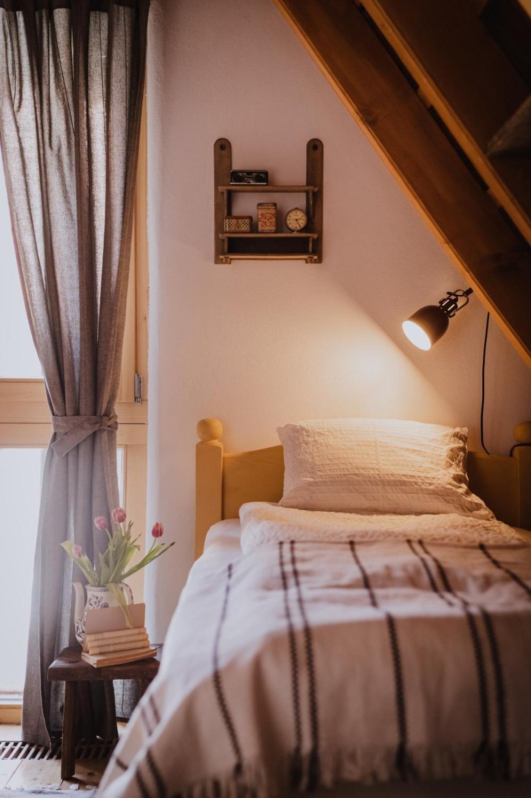 Deluxe Twin Room - Photo 12