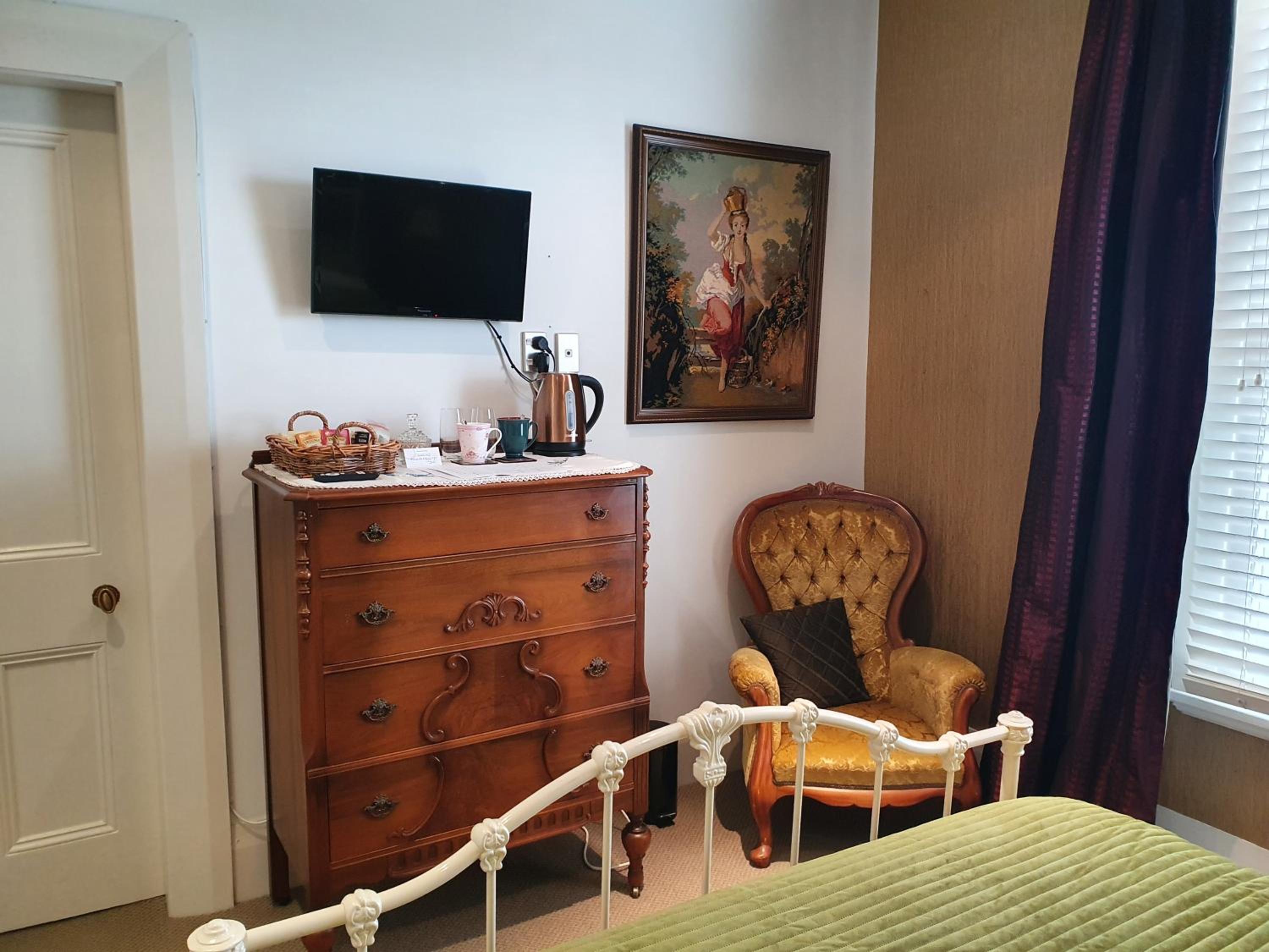 Double Room with Private Bathroom - Photo 3