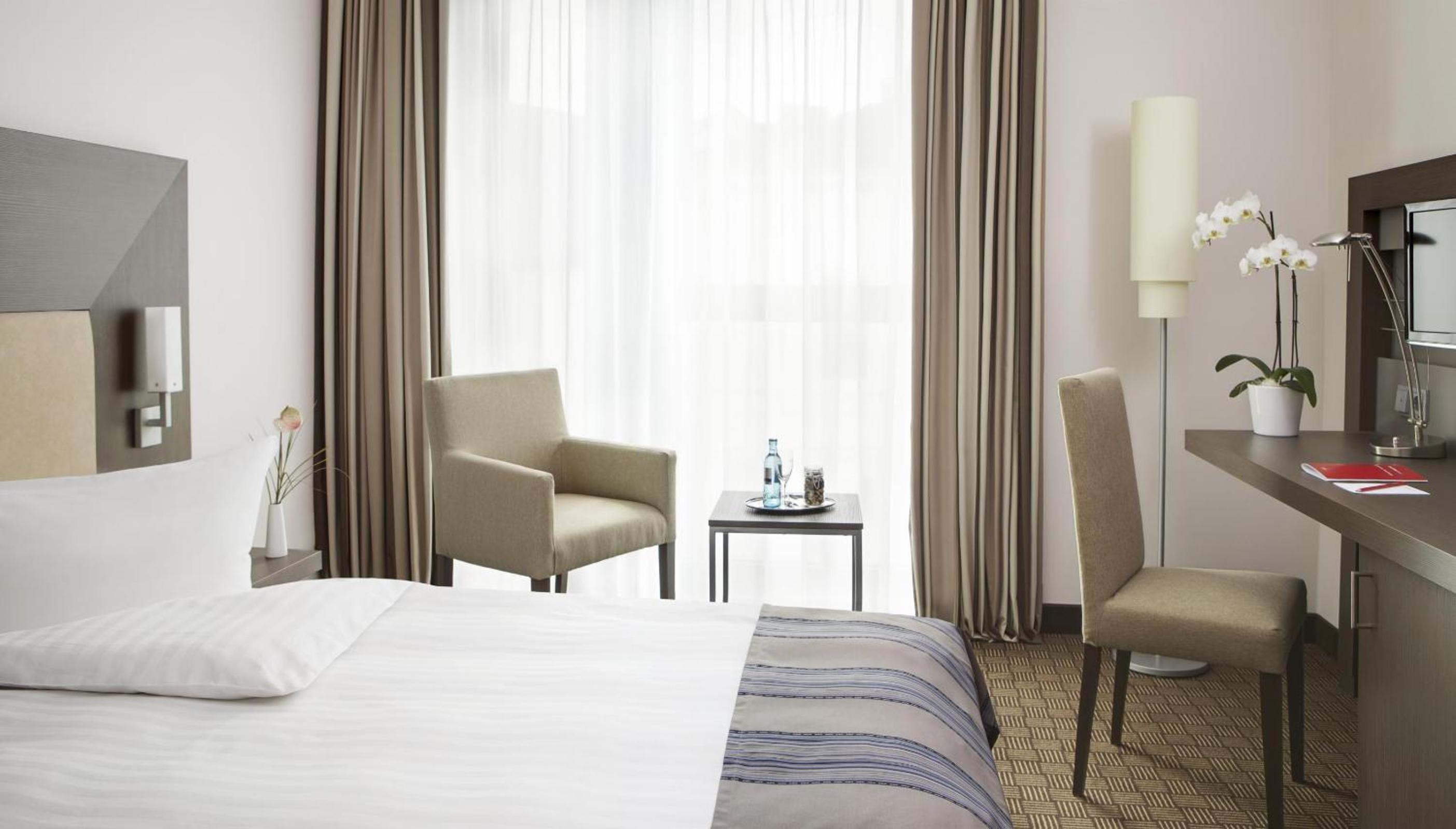 Business Double or Twin Room - Photo 1