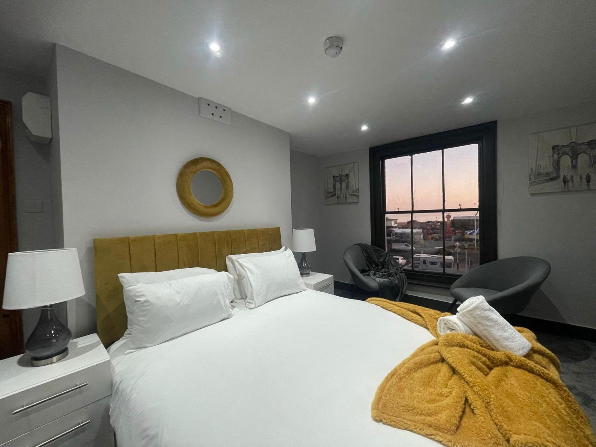Double Room with Shared Bathroom photo 3