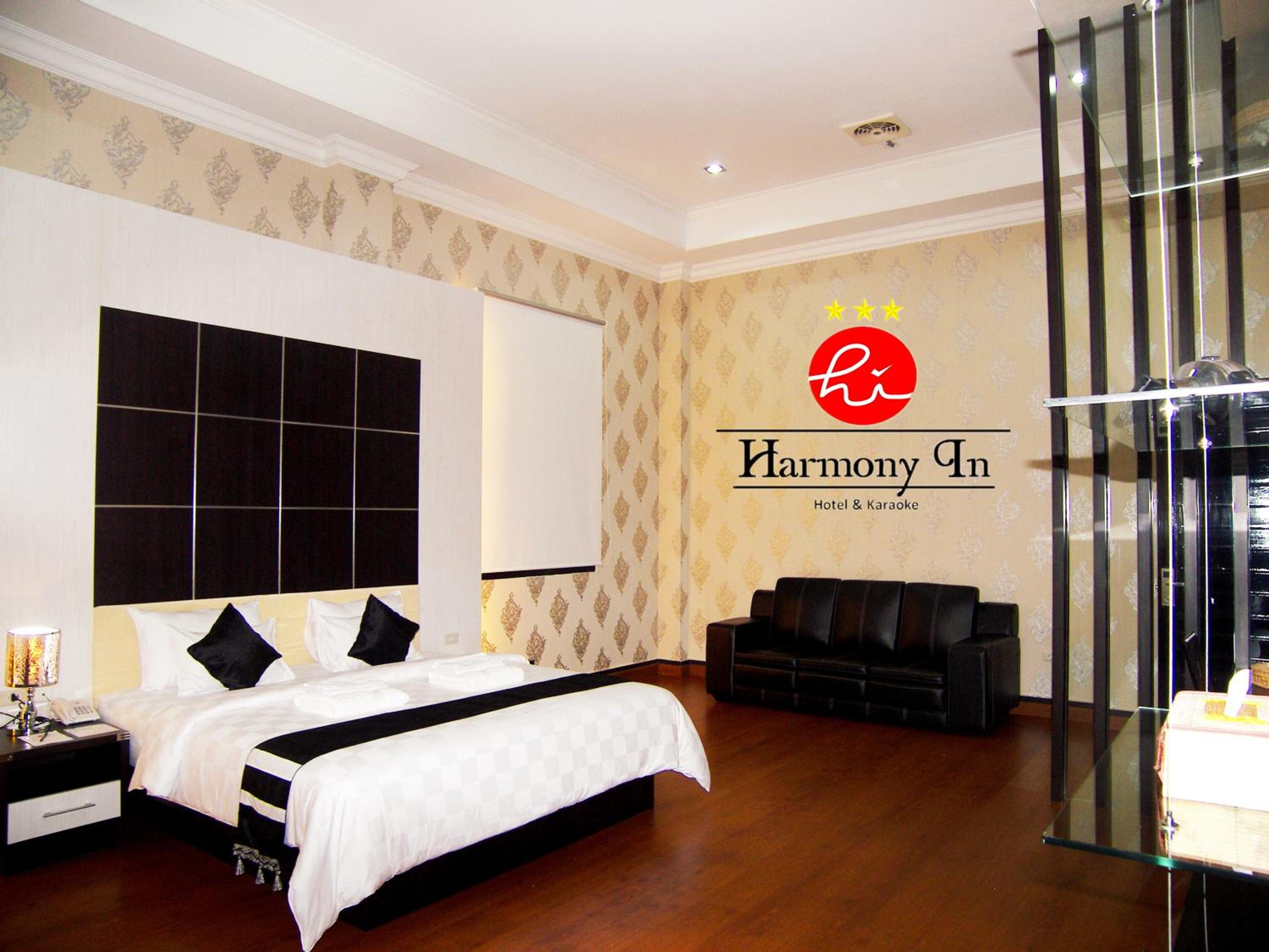 Executive Suite - Photo 5