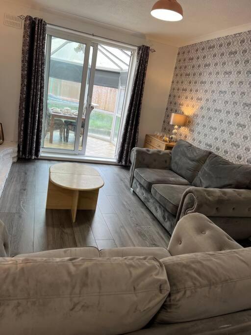 Three-Bedroom House photo 3